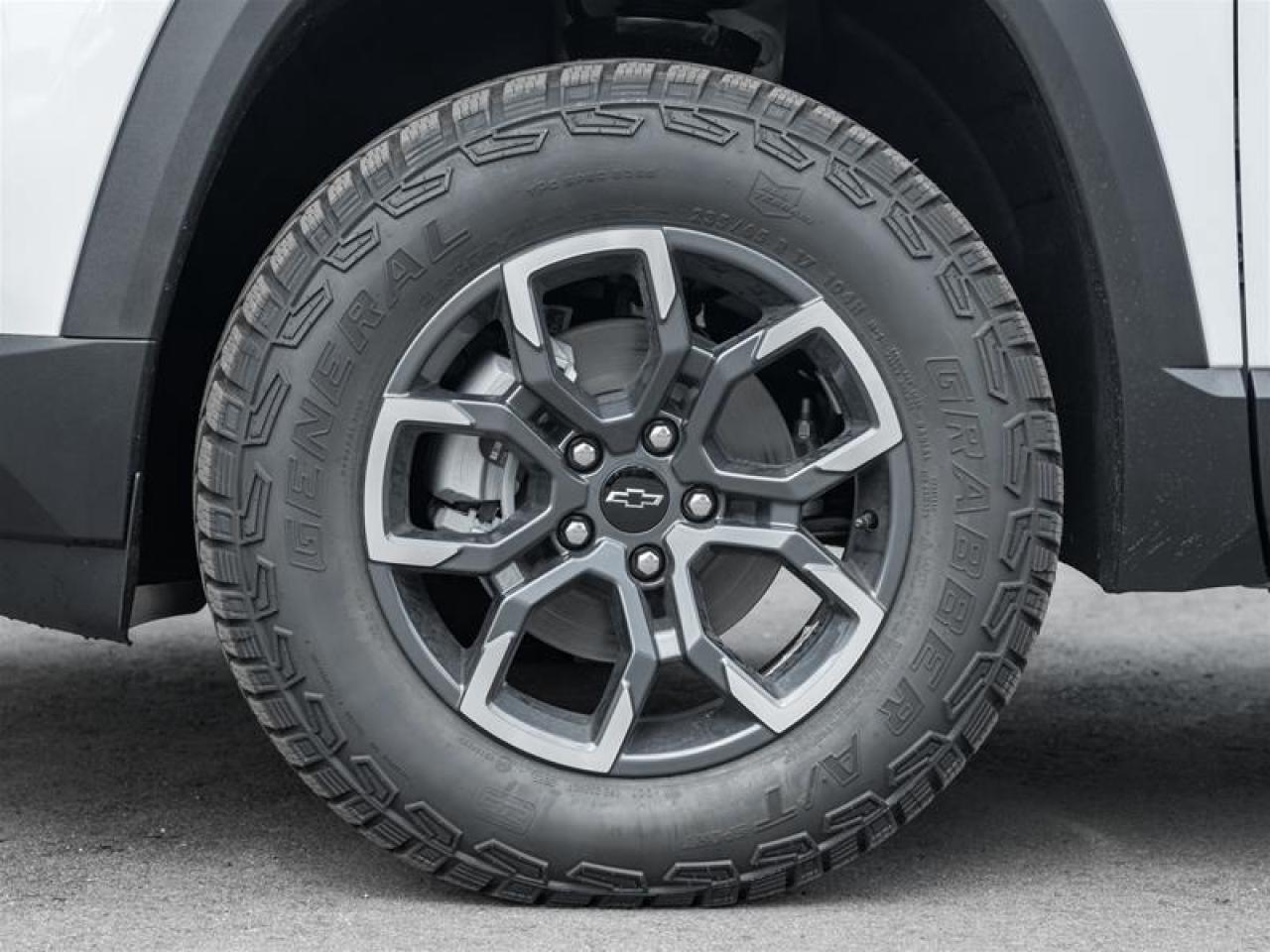 2026 Chevrolet Equinox ACTIV 4dr All-Wheel Drive Photo3