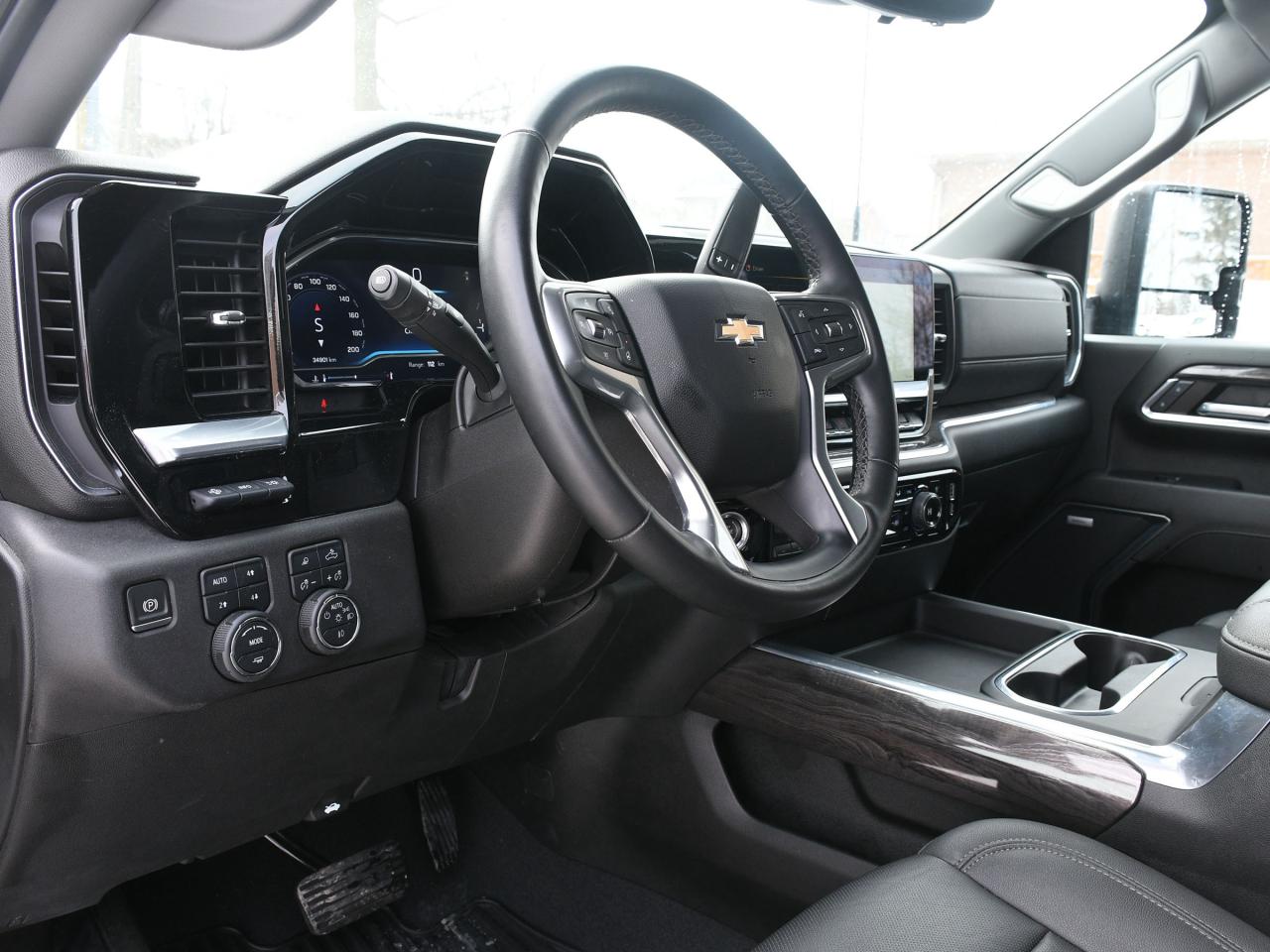 2024 Chevrolet SILVERADO 2500HD LTZ Built in Canada   Certified   NAVI   Low Milea Photo