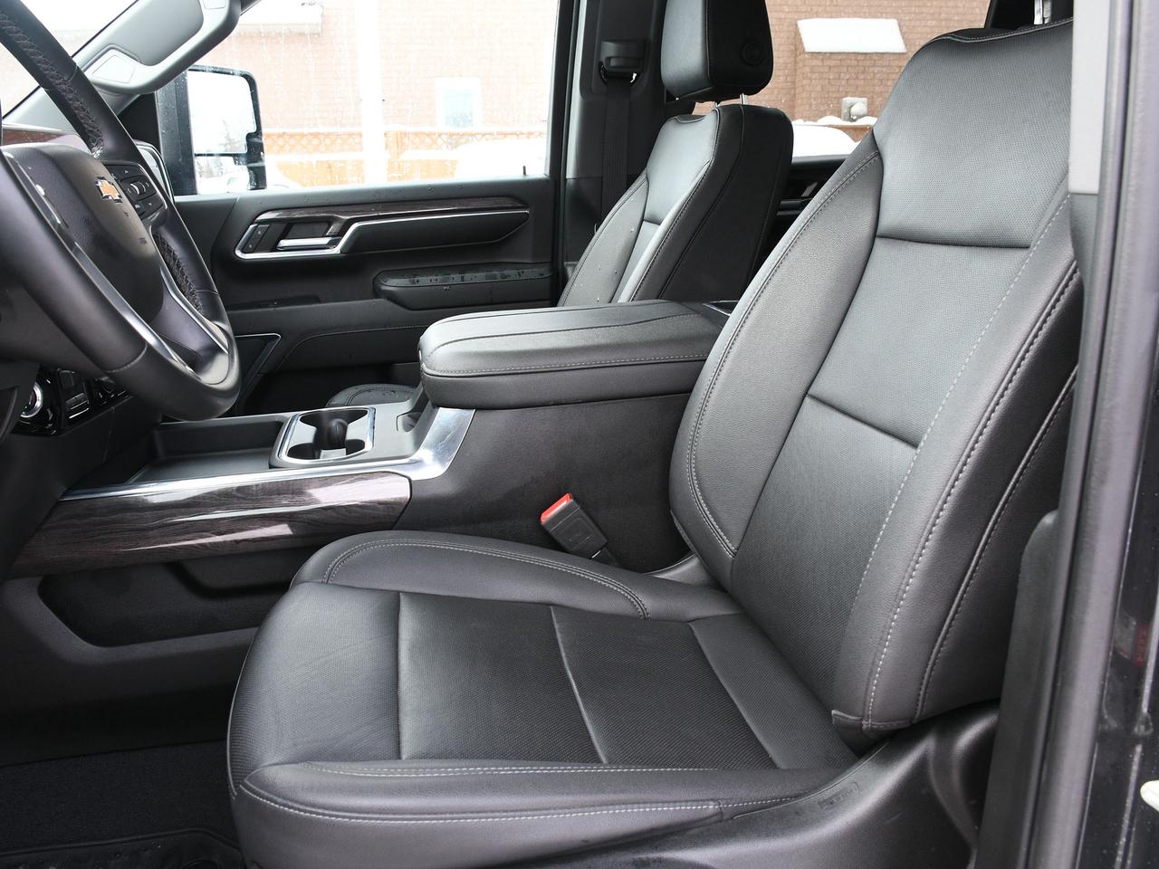 2024 Chevrolet SILVERADO 2500HD LTZ Built in Canada   Certified   NAVI   Low Milea Photo