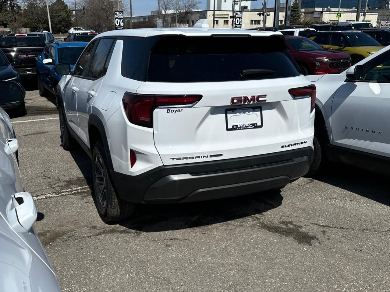 2025 GMC Terrain AWD 4dr Elevation Photo4