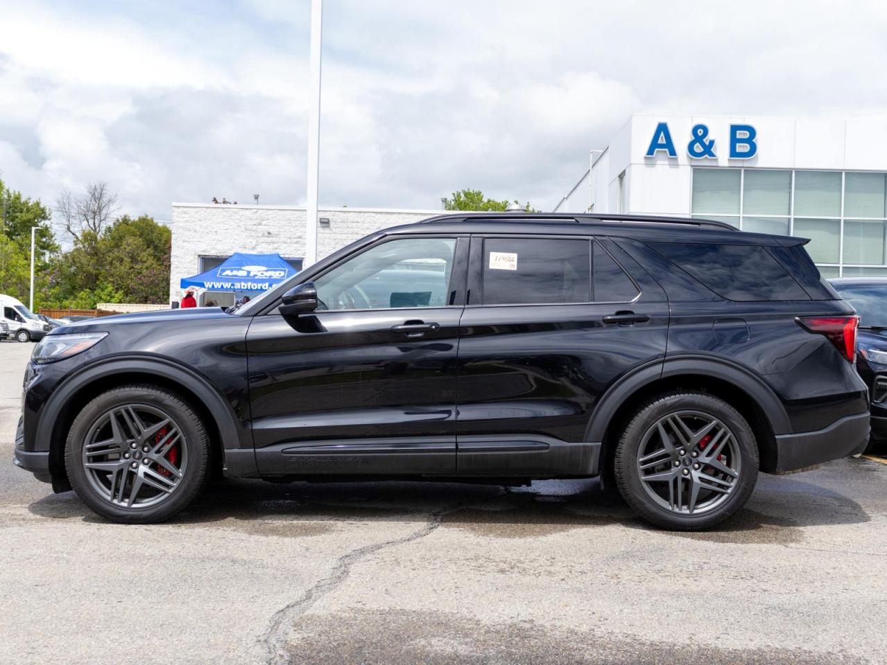 2025 Ford Explorer ST 4dr 4x4 Photo