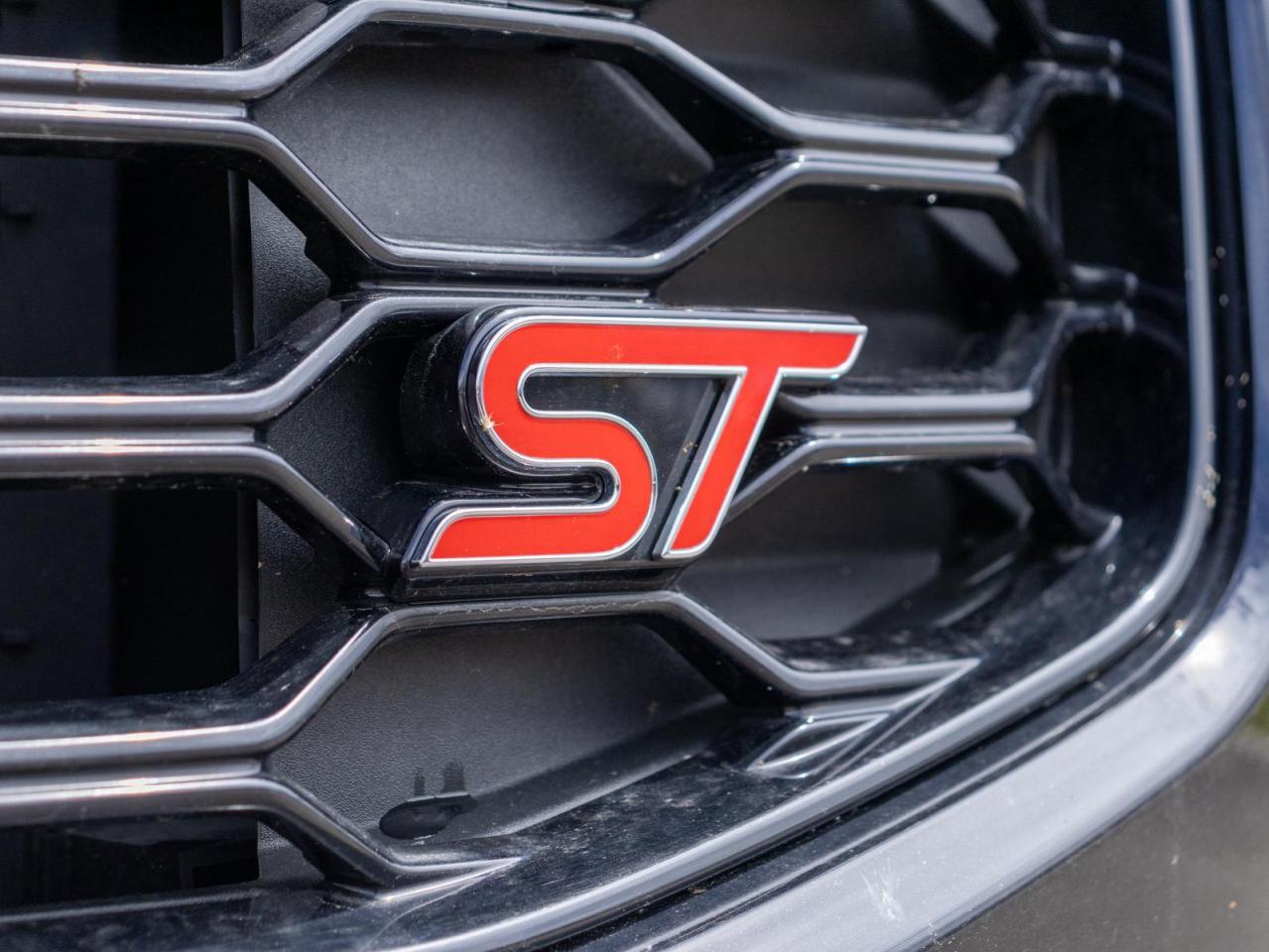 2025 Ford Explorer ST 4dr 4x4 Photo