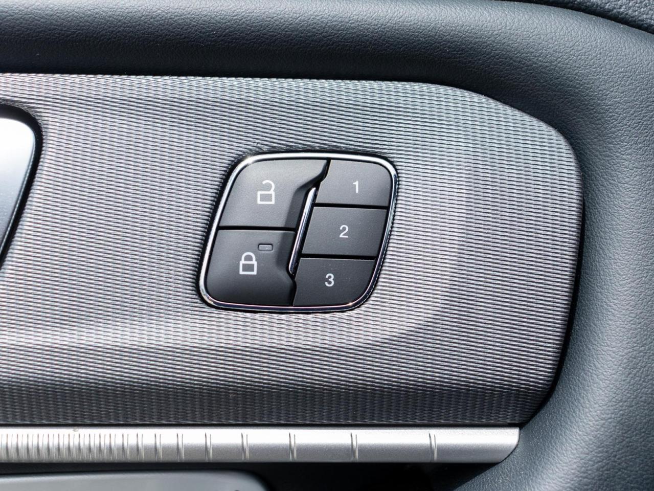 2025 Ford Explorer ST 4dr 4x4 Photo