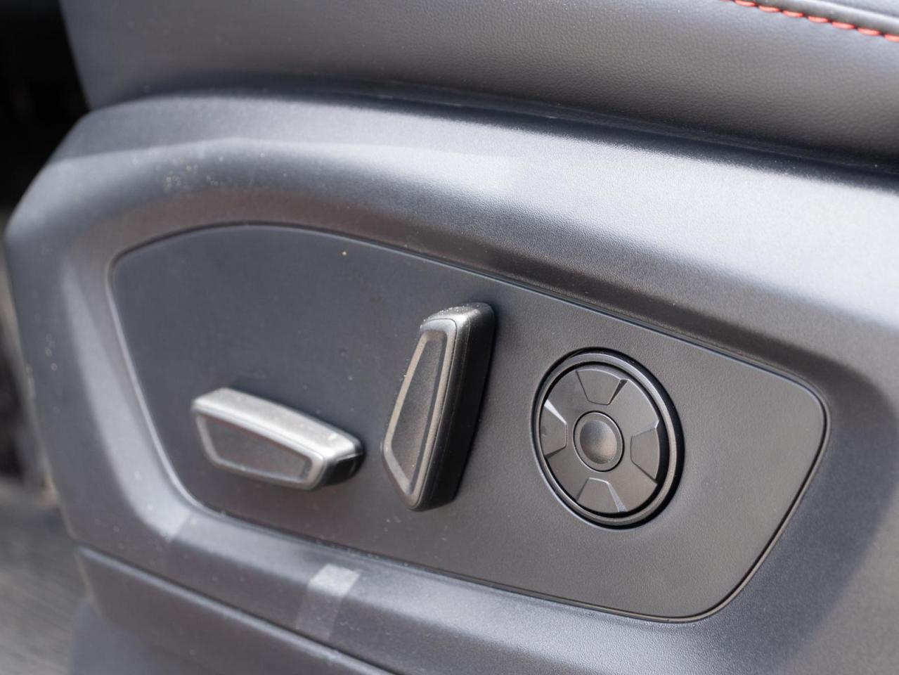 2025 Ford Explorer ST 4dr 4x4 Photo