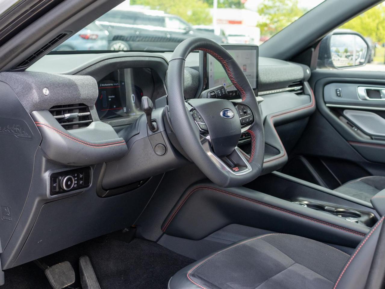 2025 Ford Explorer ST 4dr 4x4 Photo