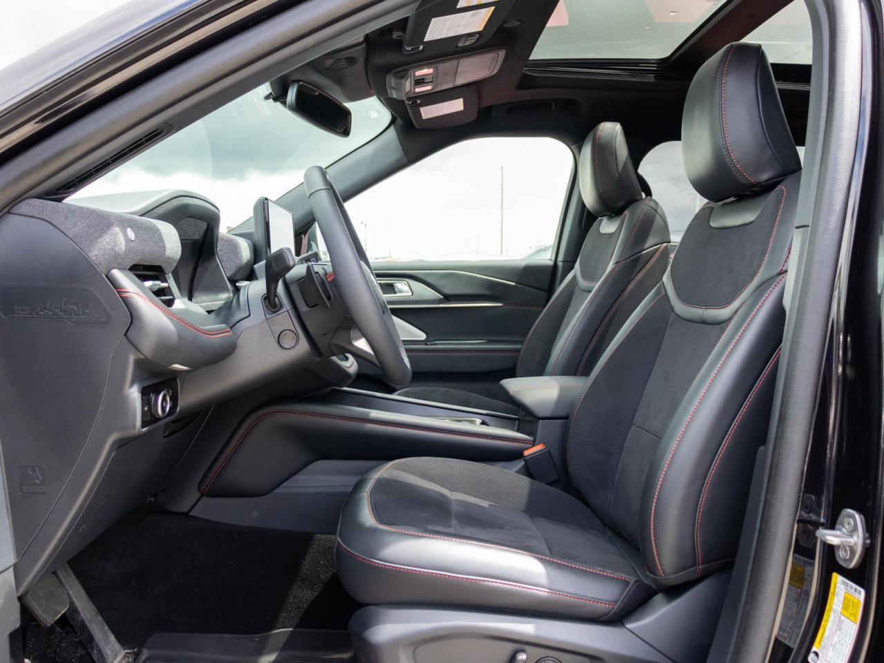 2025 Ford Explorer ST 4dr 4x4 Photo