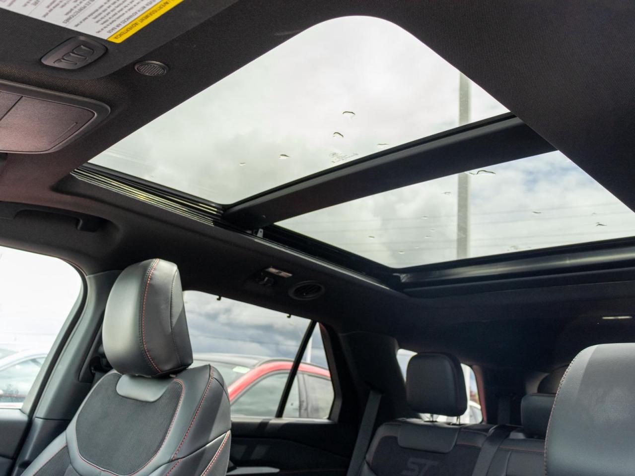 2025 Ford Explorer ST 4dr 4x4 Photo