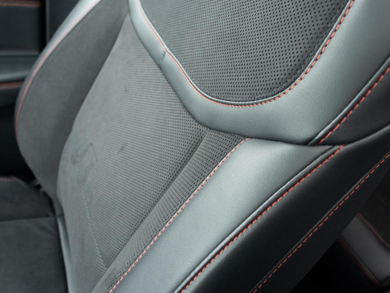 2025 Ford Explorer ST 4dr 4x4 Photo