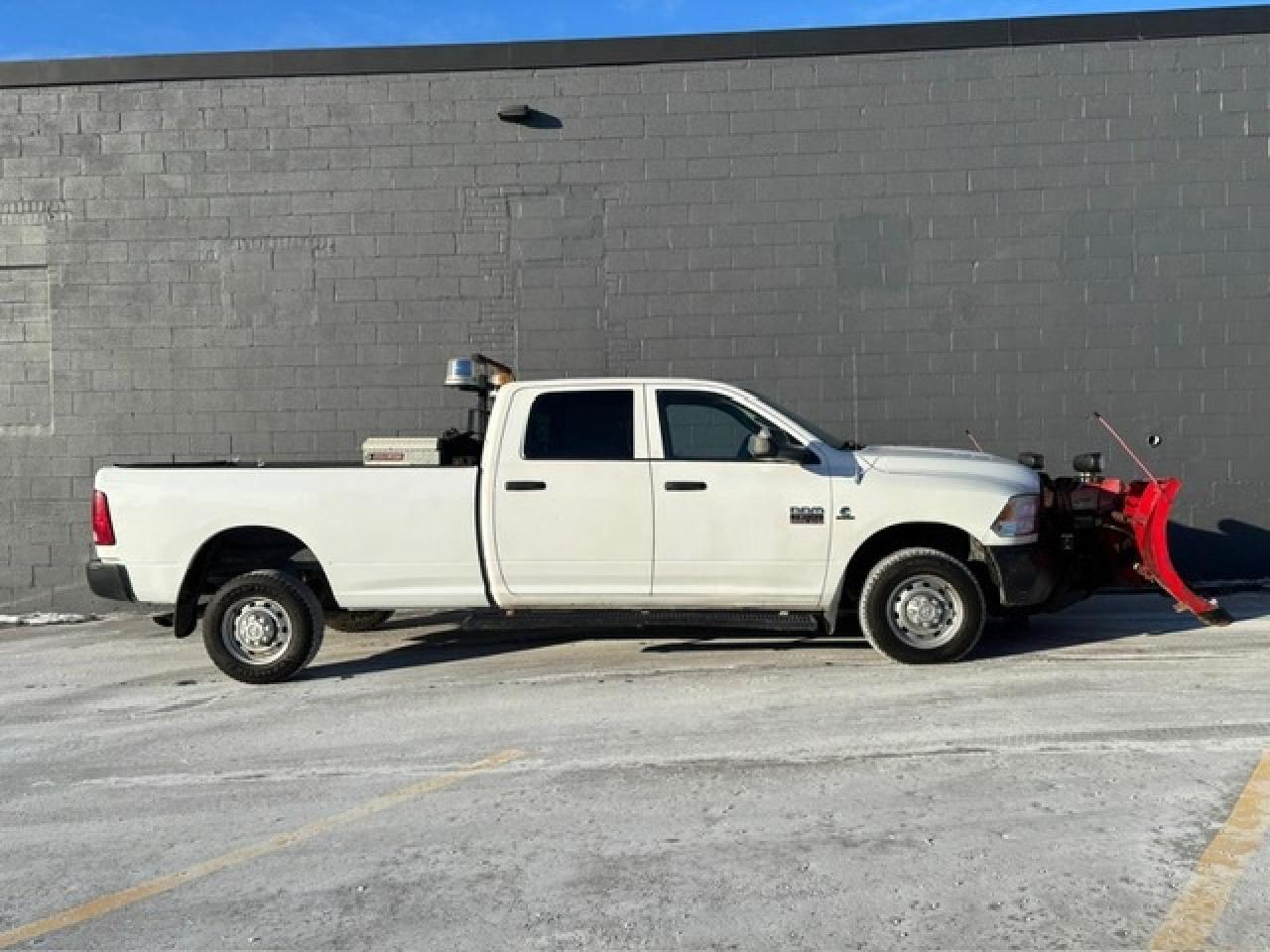 2012 RAM 2500 4WD 6.7L CUMMINS DIESEL **BOSS V SNOW PLOW-109KM** Photo