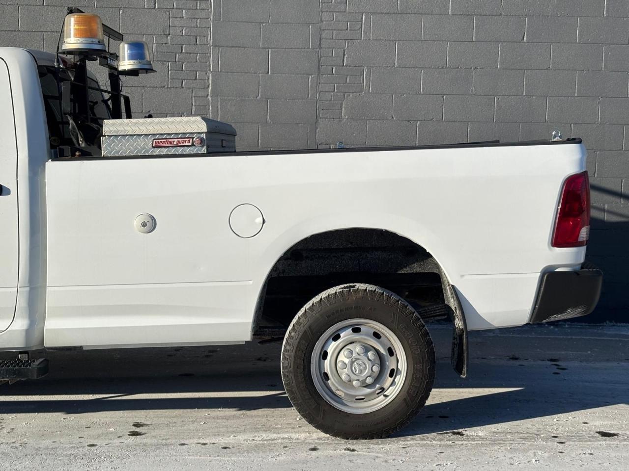 2012 RAM 2500 4WD 6.7L CUMMINS DIESEL **BOSS V SNOW PLOW-109KM** Photo