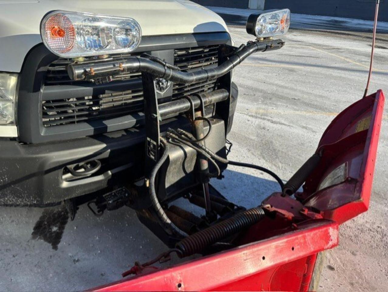 2012 RAM 2500 4WD 6.7L CUMMINS DIESEL **BOSS V SNOW PLOW-109KM** Photo