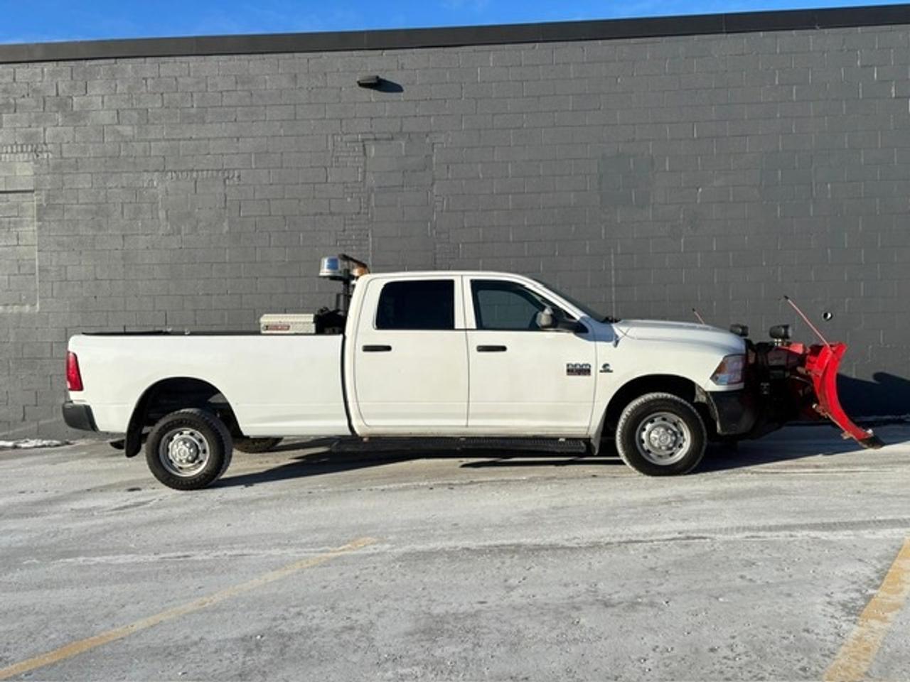 2012 RAM 2500 4WD 6.7L CUMMINS DIESEL **BOSS V SNOW PLOW-109KM** Photo