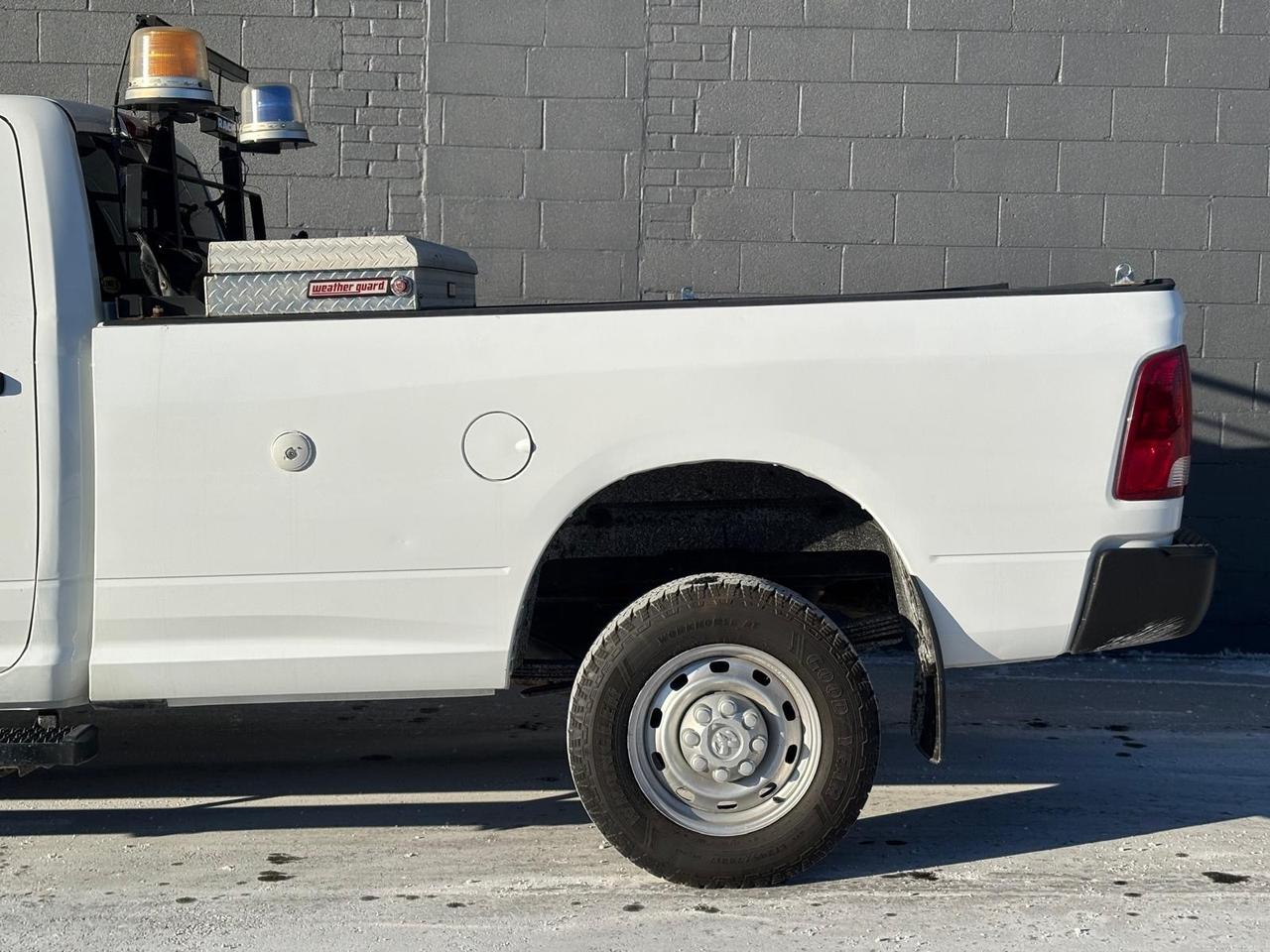 2012 RAM 2500 4WD 6.7L CUMMINS DIESEL **BOSS V SNOW PLOW-109KM** Photo