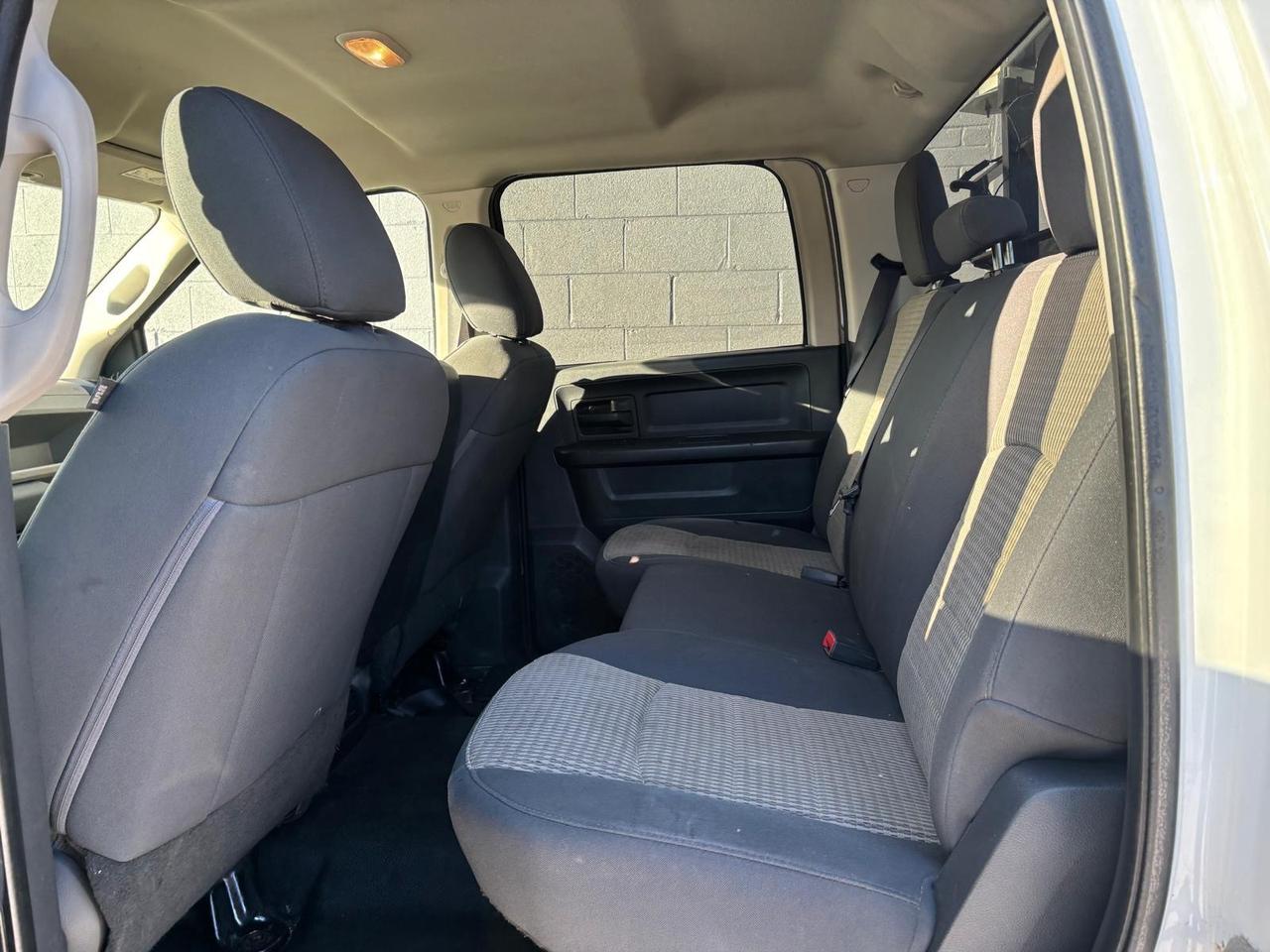 2012 RAM 2500 4WD 6.7L CUMMINS DIESEL **BOSS V SNOW PLOW-109KM** Photo