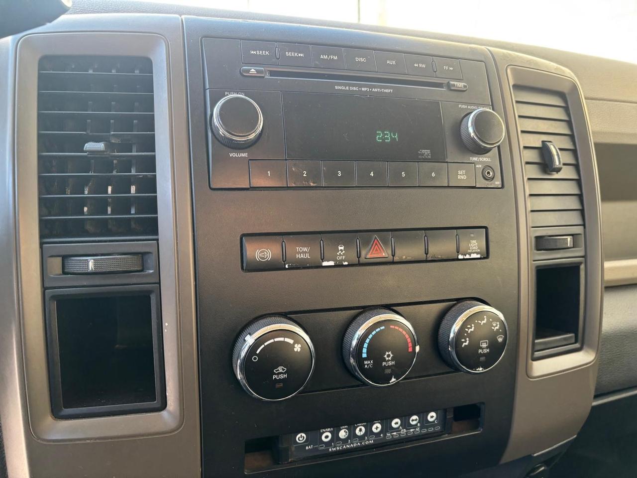 2012 RAM 2500 4WD 6.7L CUMMINS DIESEL **BOSS V SNOW PLOW-109KM** Photo