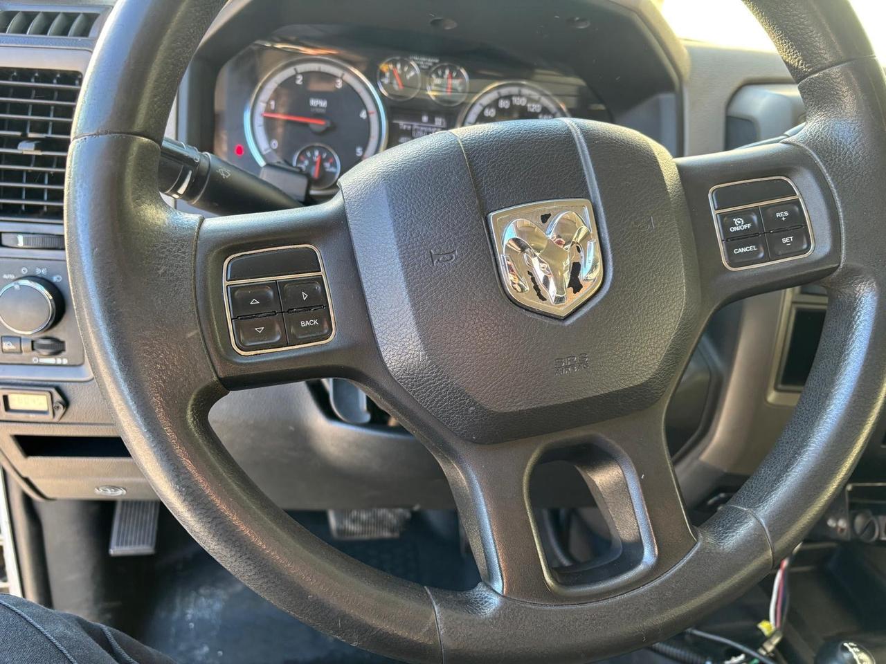 2012 RAM 2500 4WD 6.7L CUMMINS DIESEL **BOSS V SNOW PLOW-109KM** Photo