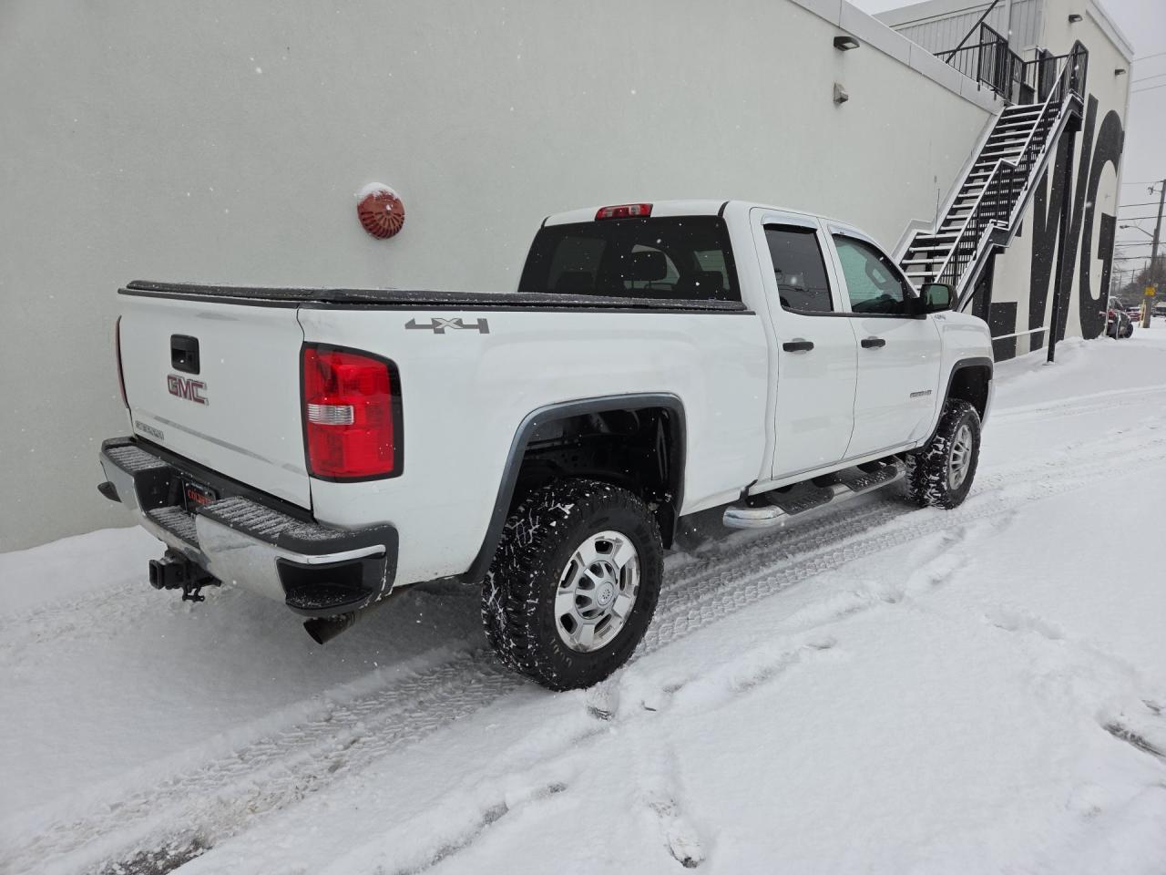 2016 GMC SIERRA 2500HD 4WD DOUBLE CAB-SHORT BOX-TONNEAU COVER-CERTIFIED Photo