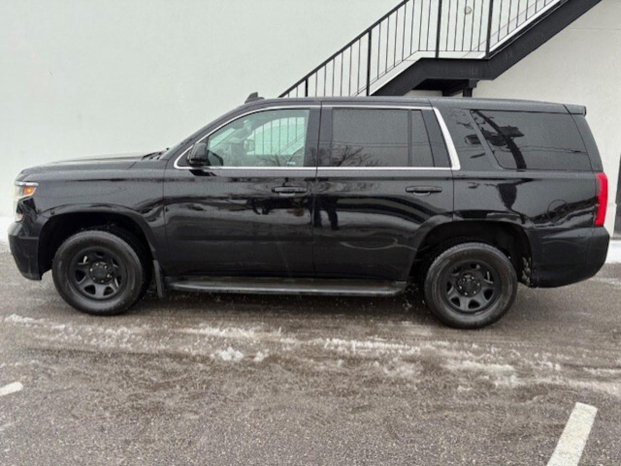 2016 Chevrolet Tahoe 4X4 6 PASSENGER-BACK UP CAM-1 OWNER-CERTIFIED! Photo
