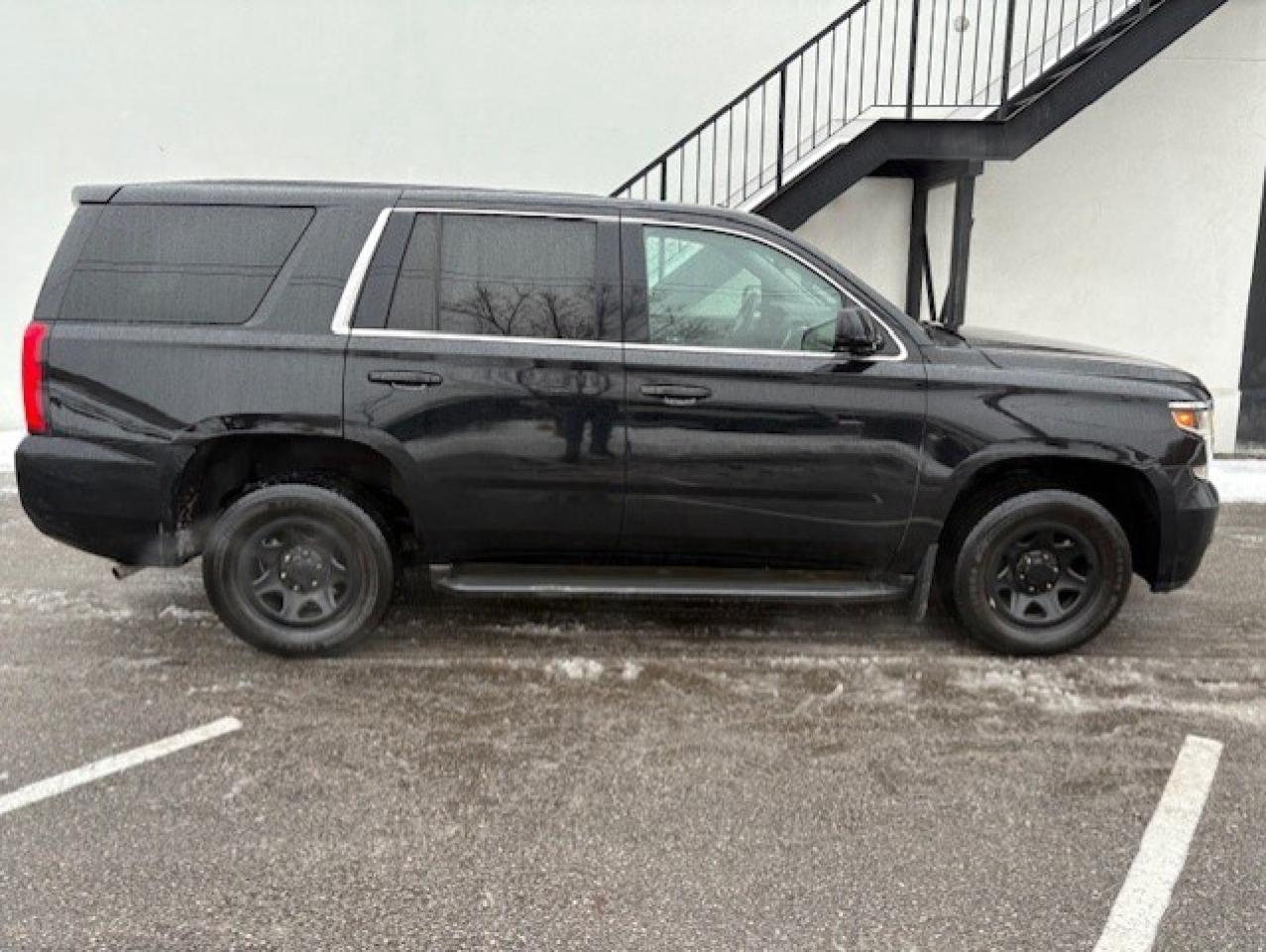 2016 Chevrolet Tahoe 4X4 6 PASSENGER-BACK UP CAM-1 OWNER-CERTIFIED! Photo