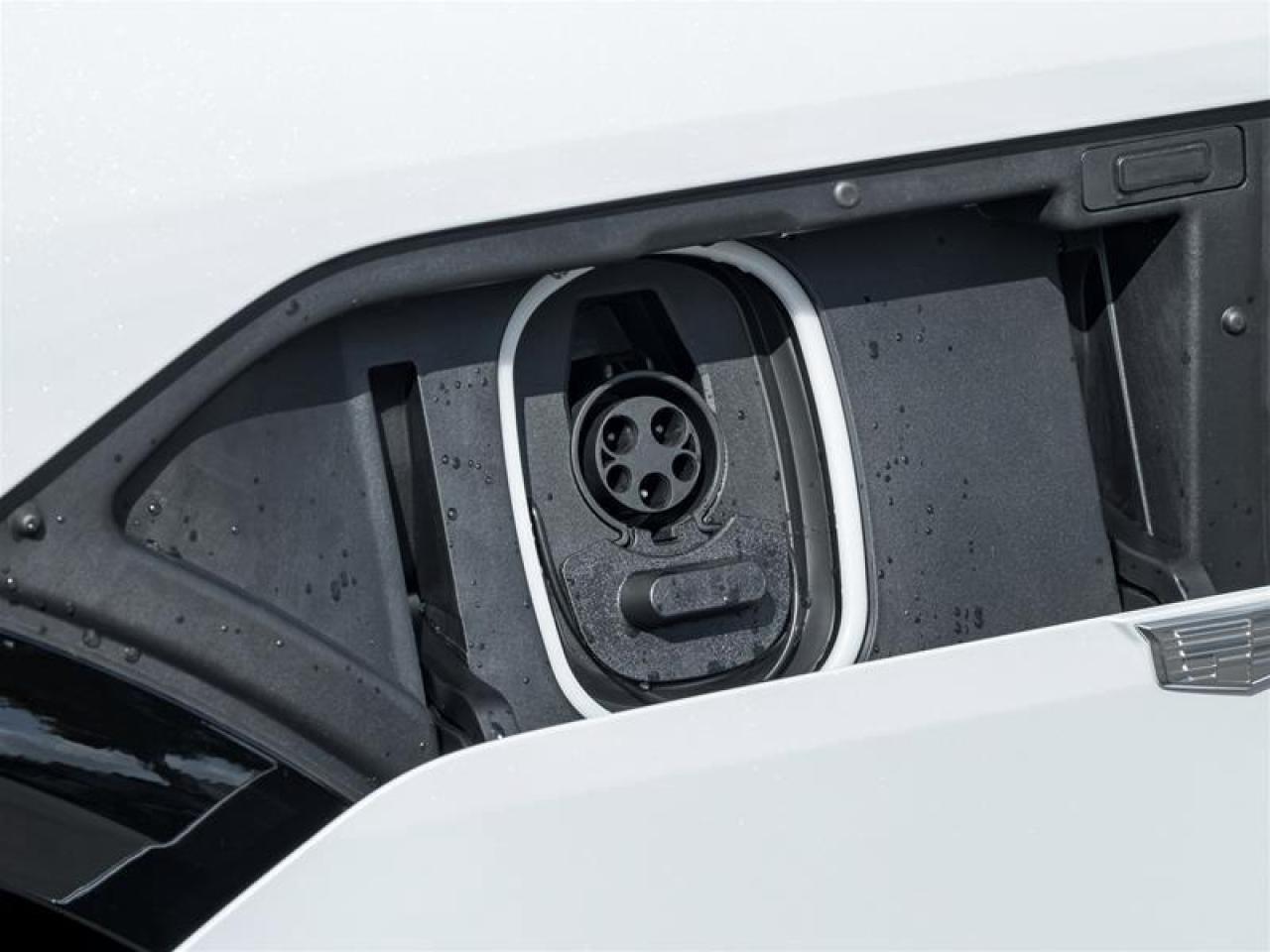 2026 Cadillac LYRIQ Signature Sport 4dr Photo4