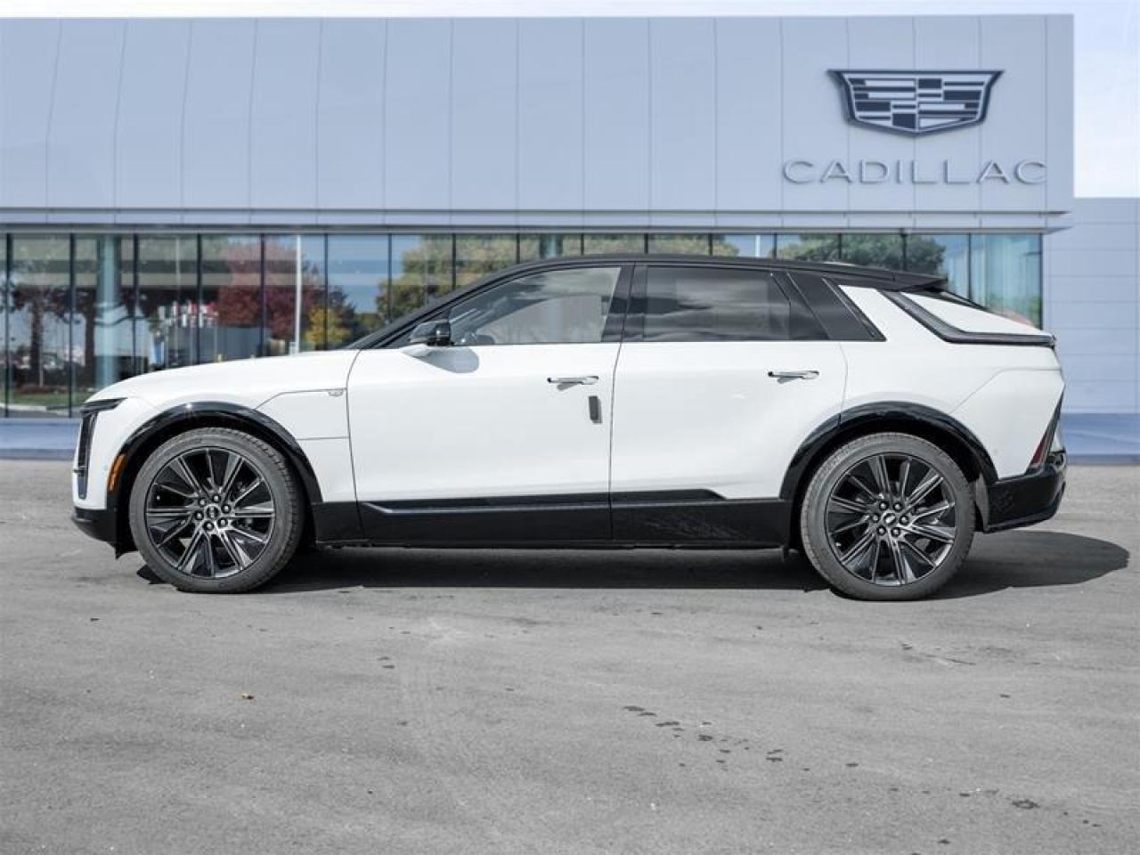 2026 Cadillac LYRIQ Signature Sport 4dr Photo2