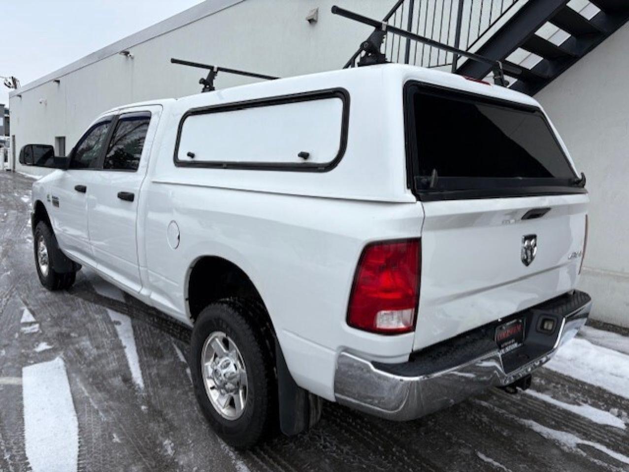 2011 RAM 2500 SLT 4WD **6.7L CUMMINS DIESEL-CREW CAB-SHORT BOX** Photo2