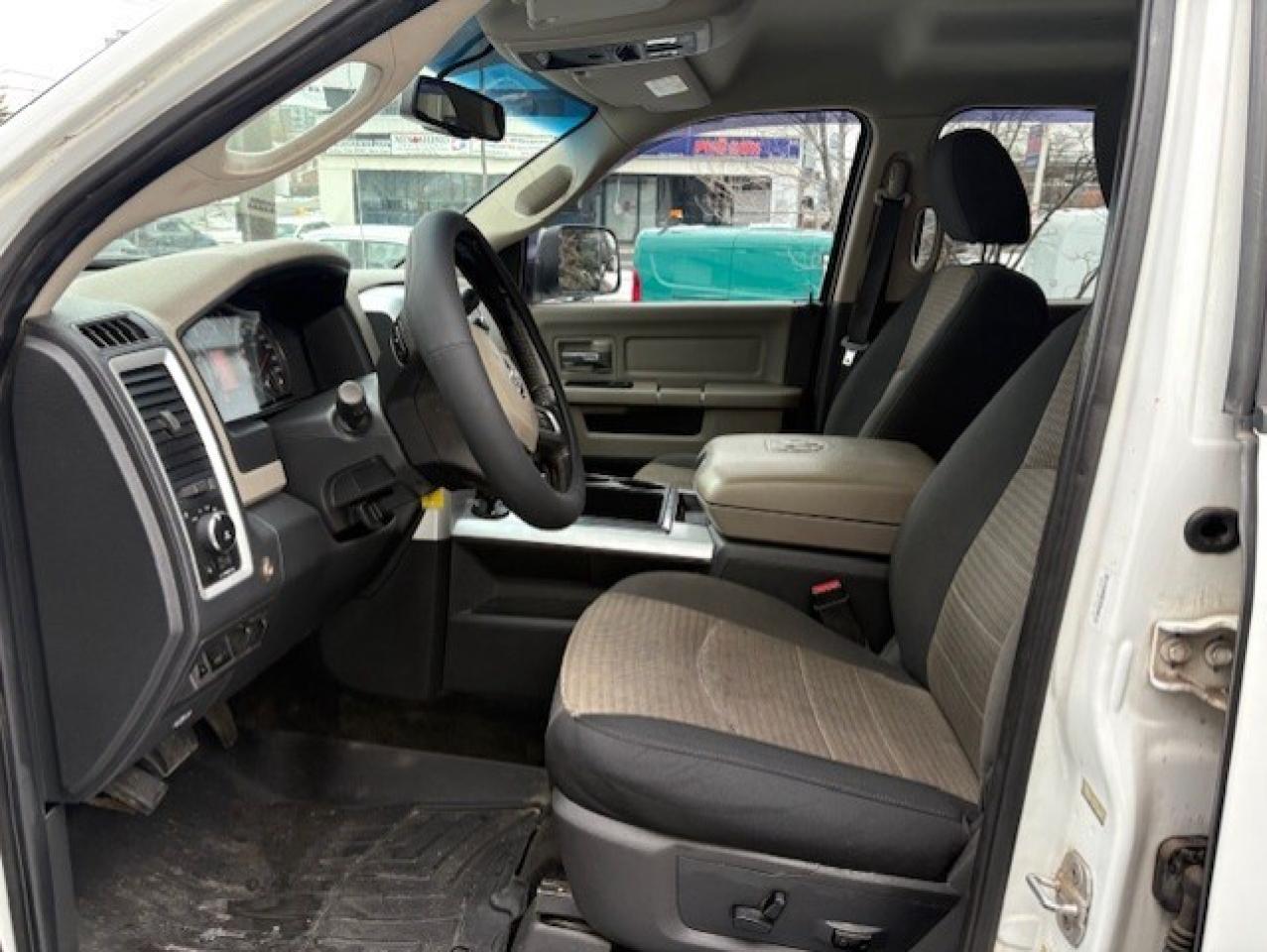 2011 RAM 2500 SLT 4WD **6.7L CUMMINS DIESEL-CREW CAB-SHORT BOX** Photo