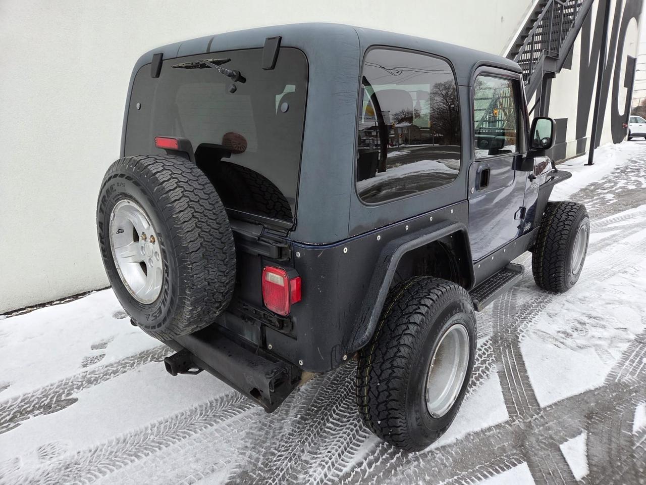 2005 Jeep TJ SPORT 4X4 **AUTOMATIC-AIR-NEW TIRES-CUSTOM LIGHTS* Photo