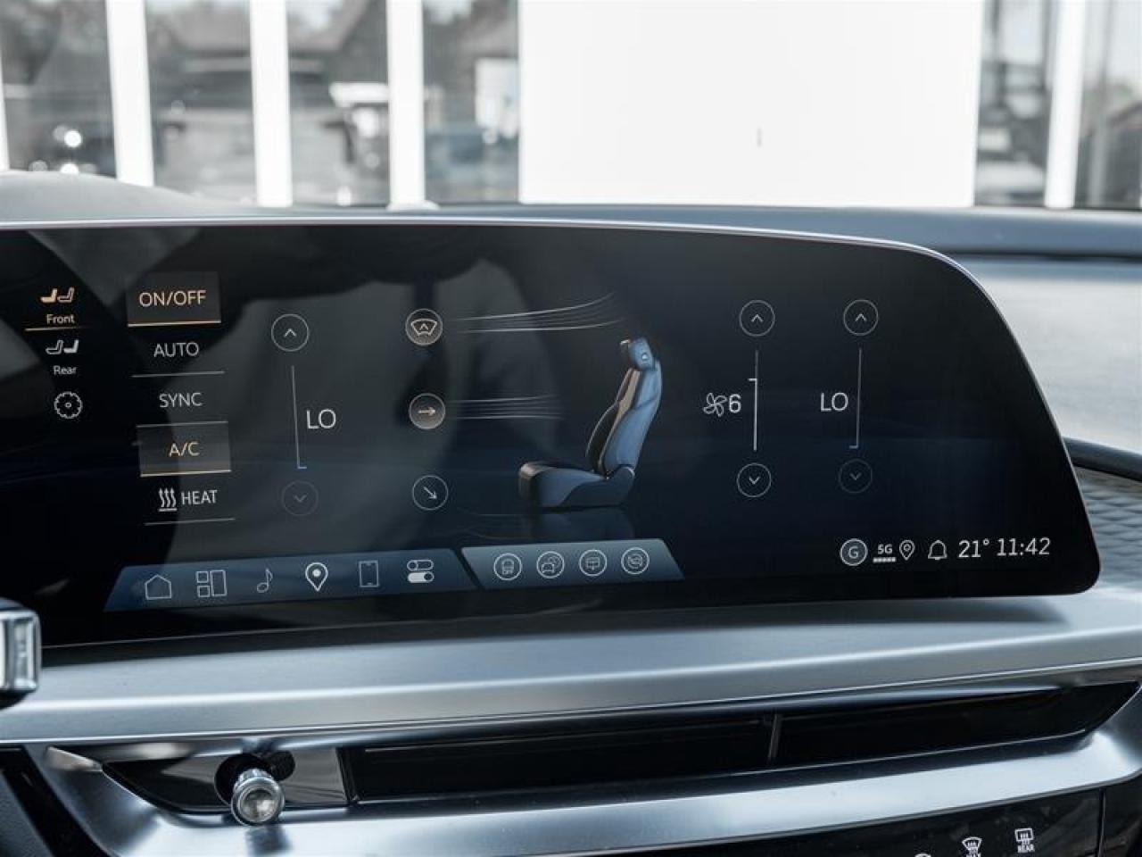 2026 Cadillac LYRIQ Signature Luxury 4dr Photo