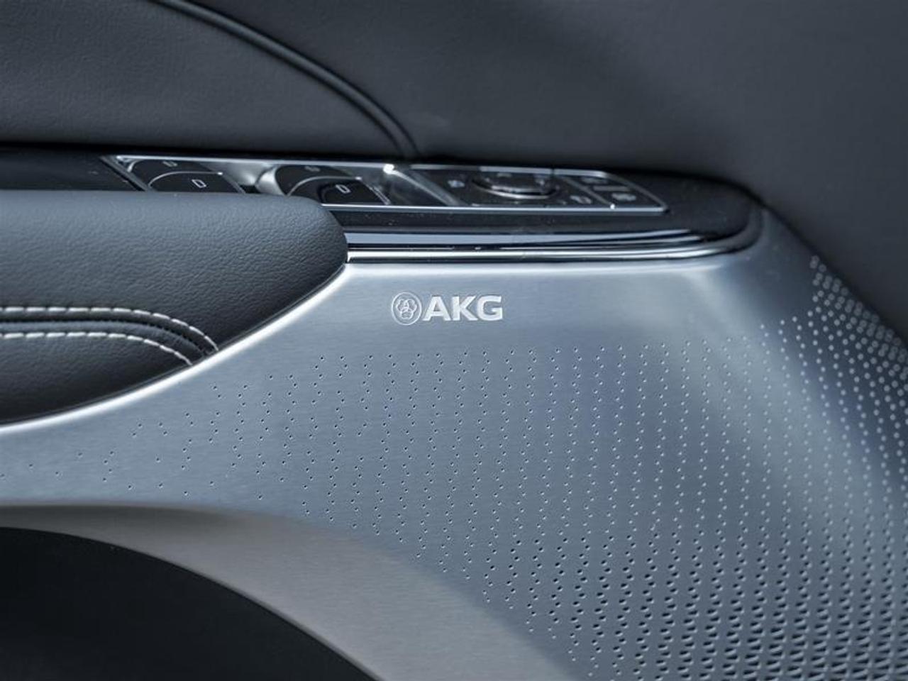 2026 Cadillac LYRIQ Signature Luxury 4dr Photo