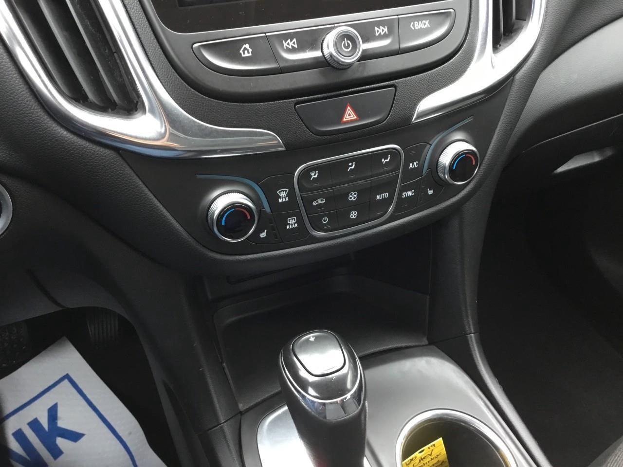 2019 Chevrolet Equinox LT Photo