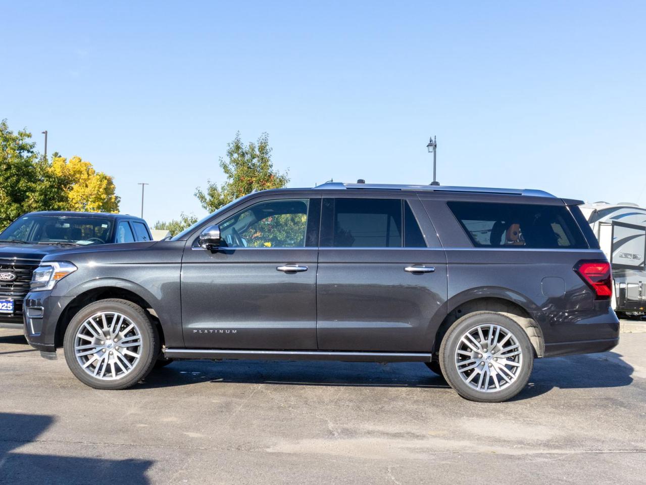 2023 Ford Expedition Max Platinum 4dr 4x4 Photo2