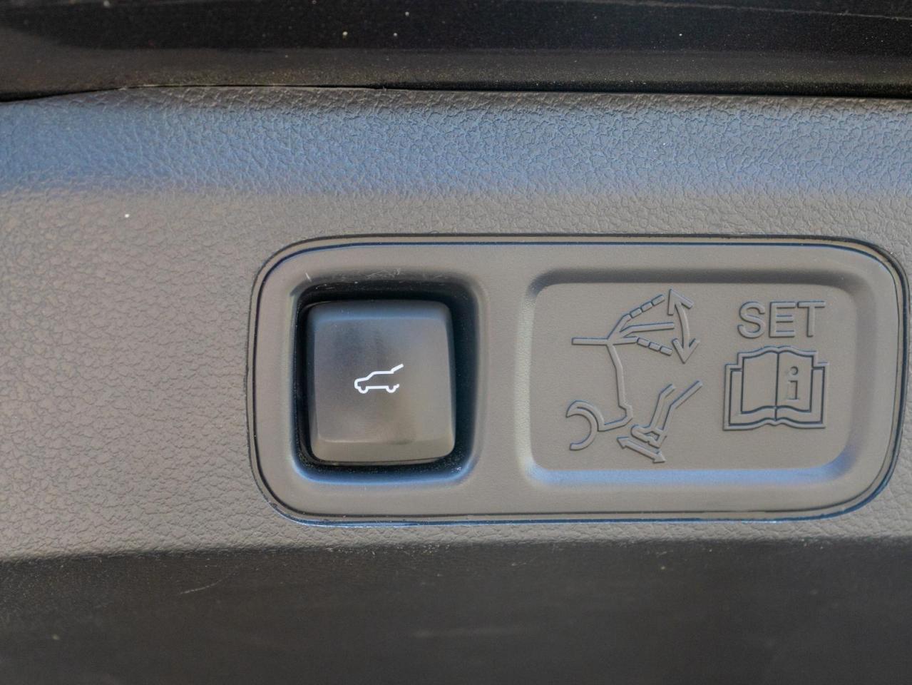 2023 Ford Expedition Max Platinum 4dr 4x4 Photo