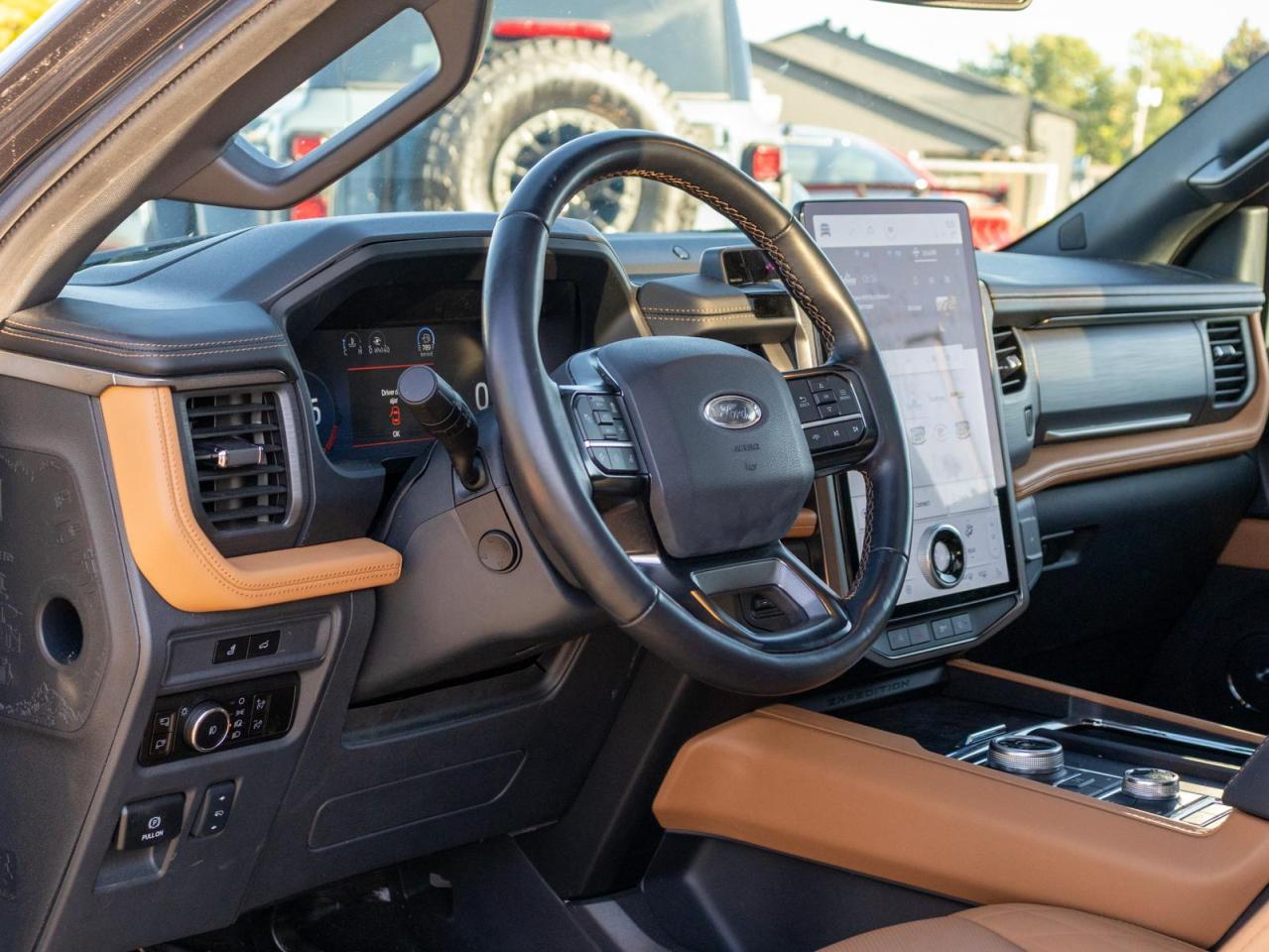 2023 Ford Expedition Max Platinum 4dr 4x4 Photo