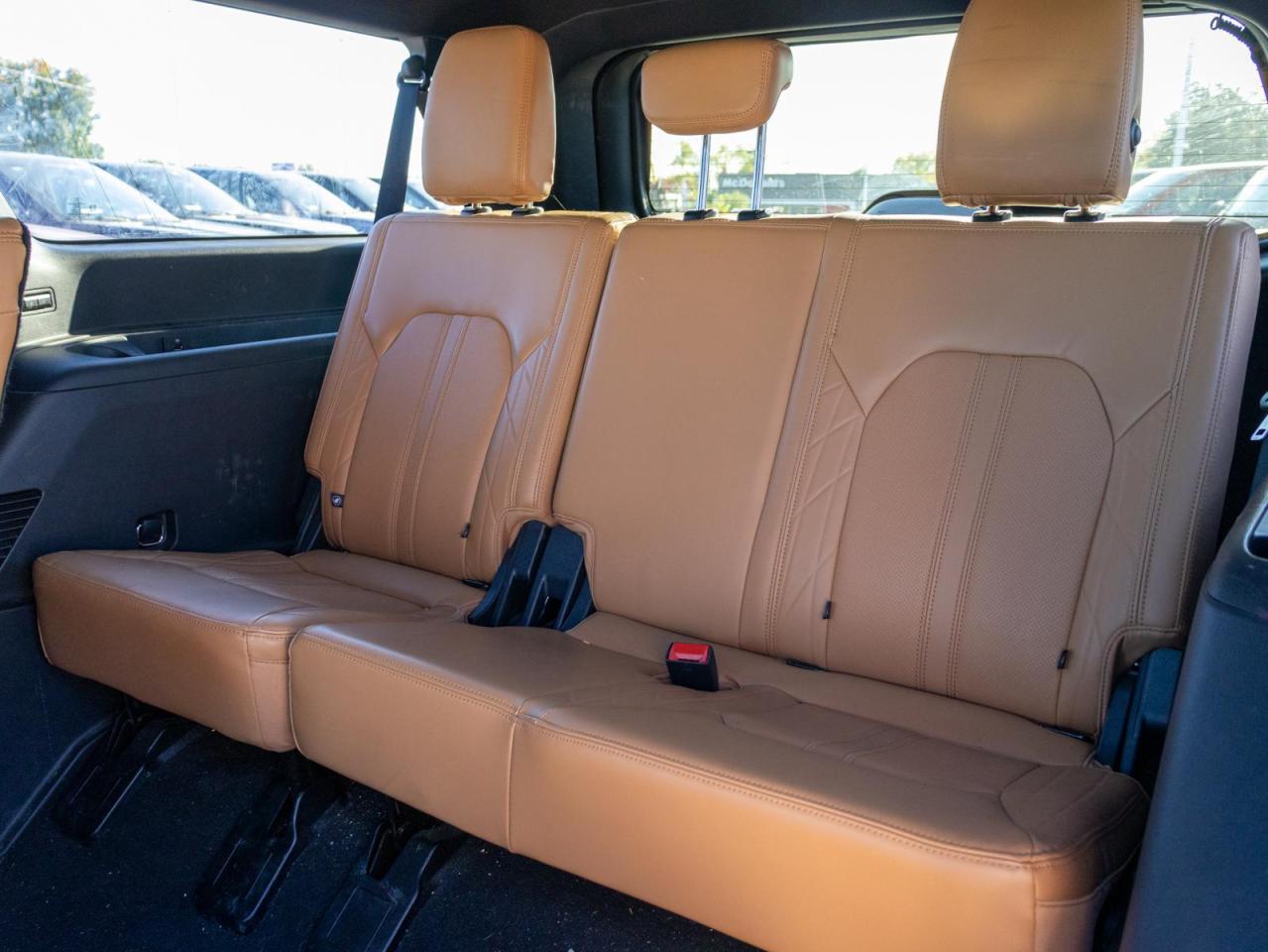 2023 Ford Expedition Max Platinum 4dr 4x4 Photo