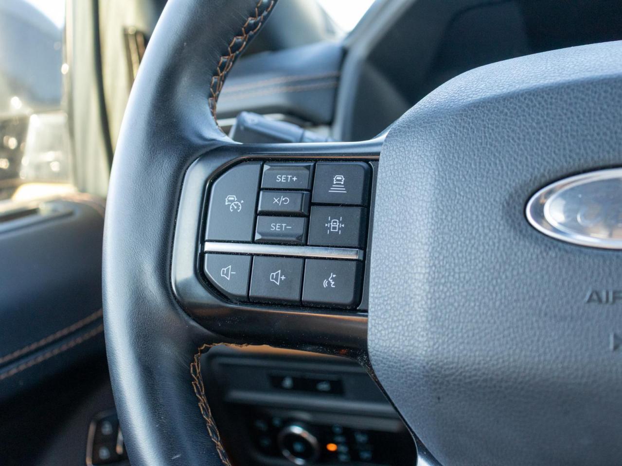 2023 Ford Expedition Max Platinum 4dr 4x4 Photo