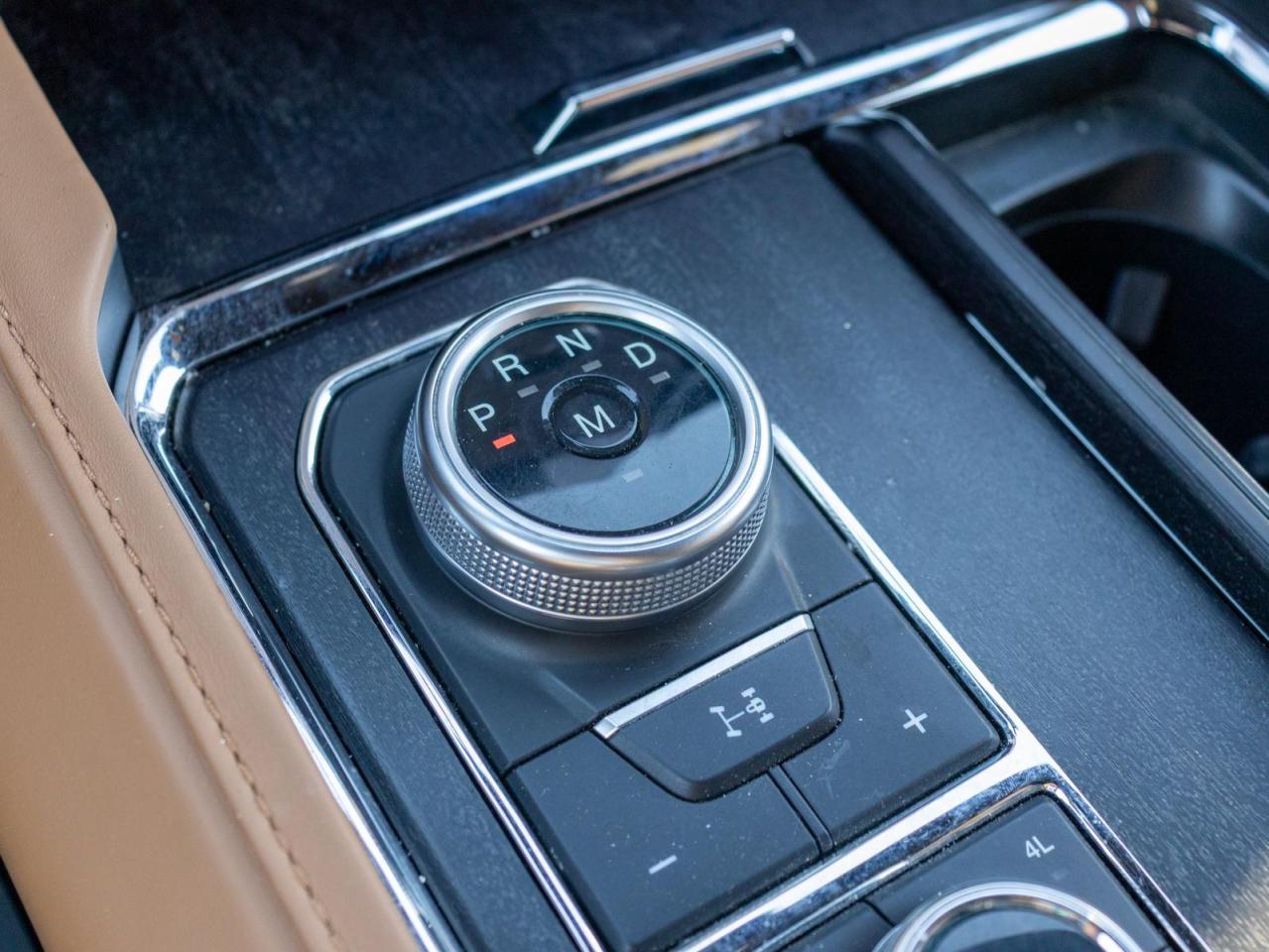 2023 Ford Expedition Max Platinum 4dr 4x4 Photo