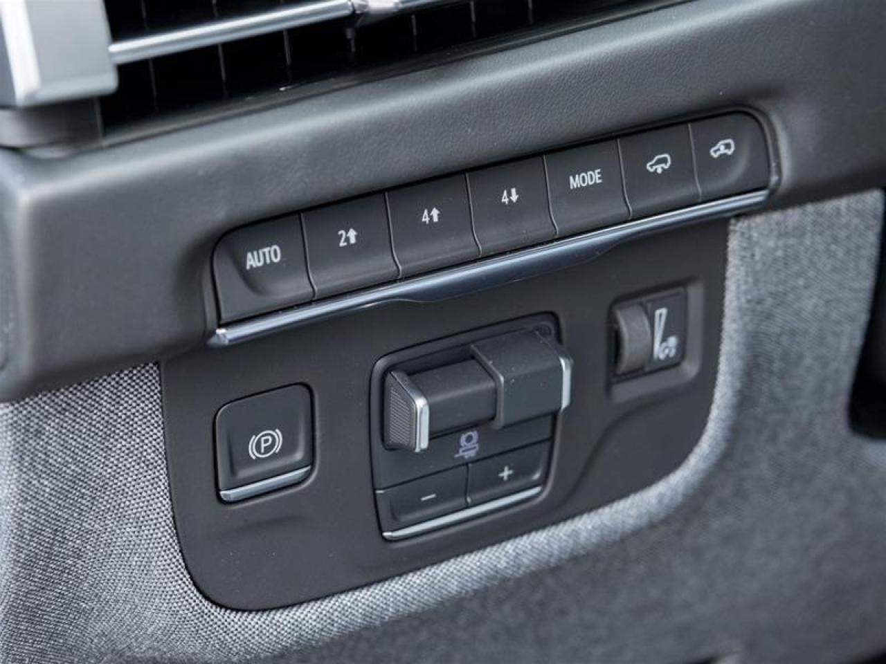 2025 Cadillac Escalade Sport Platinum 4dr 4x4 Photo