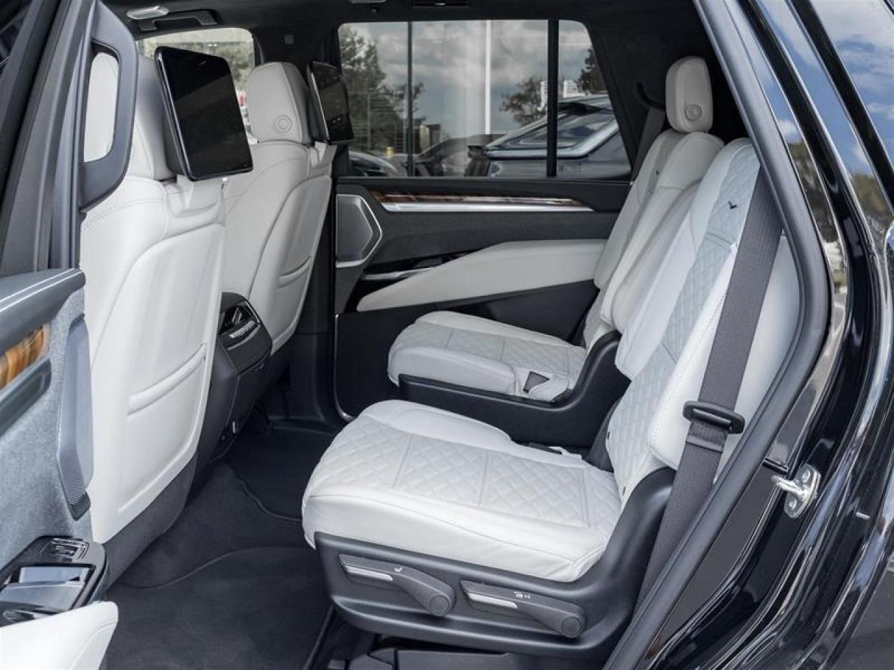 2025 Cadillac Escalade Sport Platinum 4dr 4x4 Photo