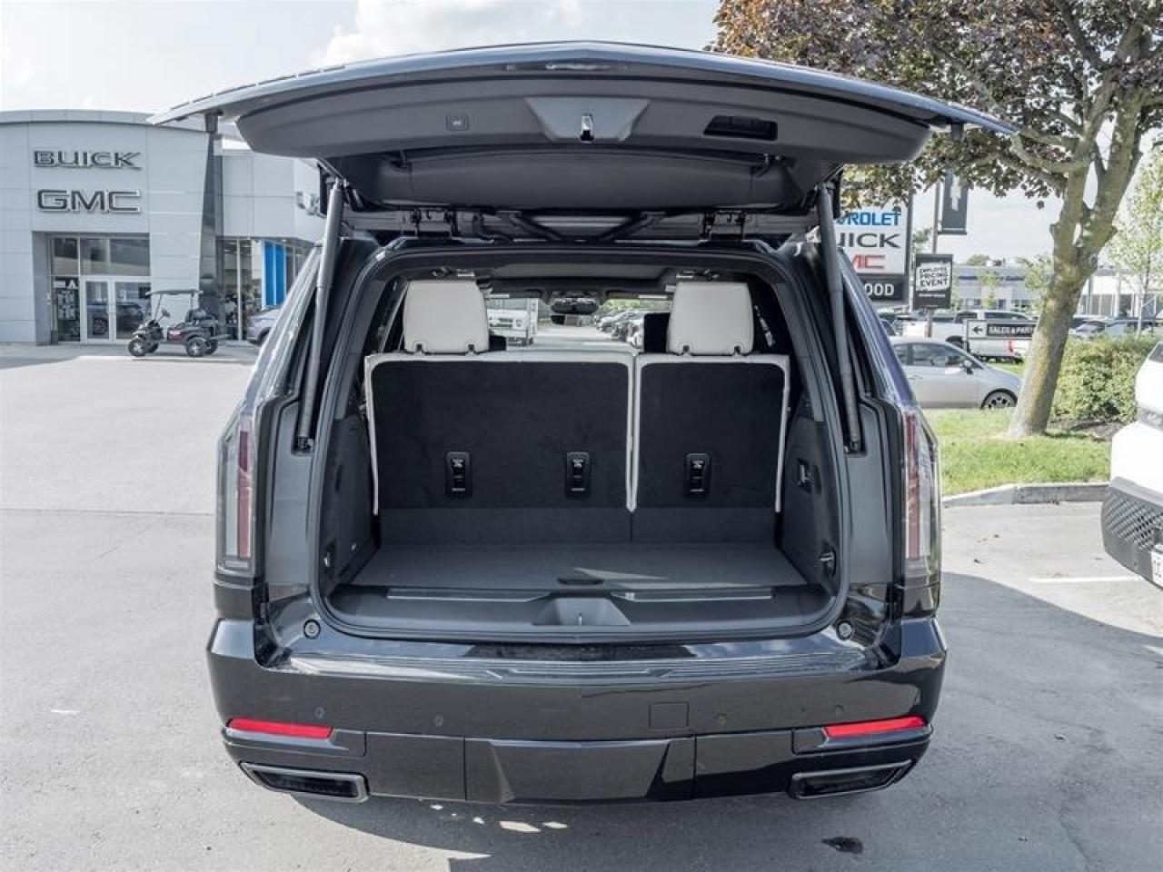 2025 Cadillac Escalade Sport Platinum 4dr 4x4 Photo