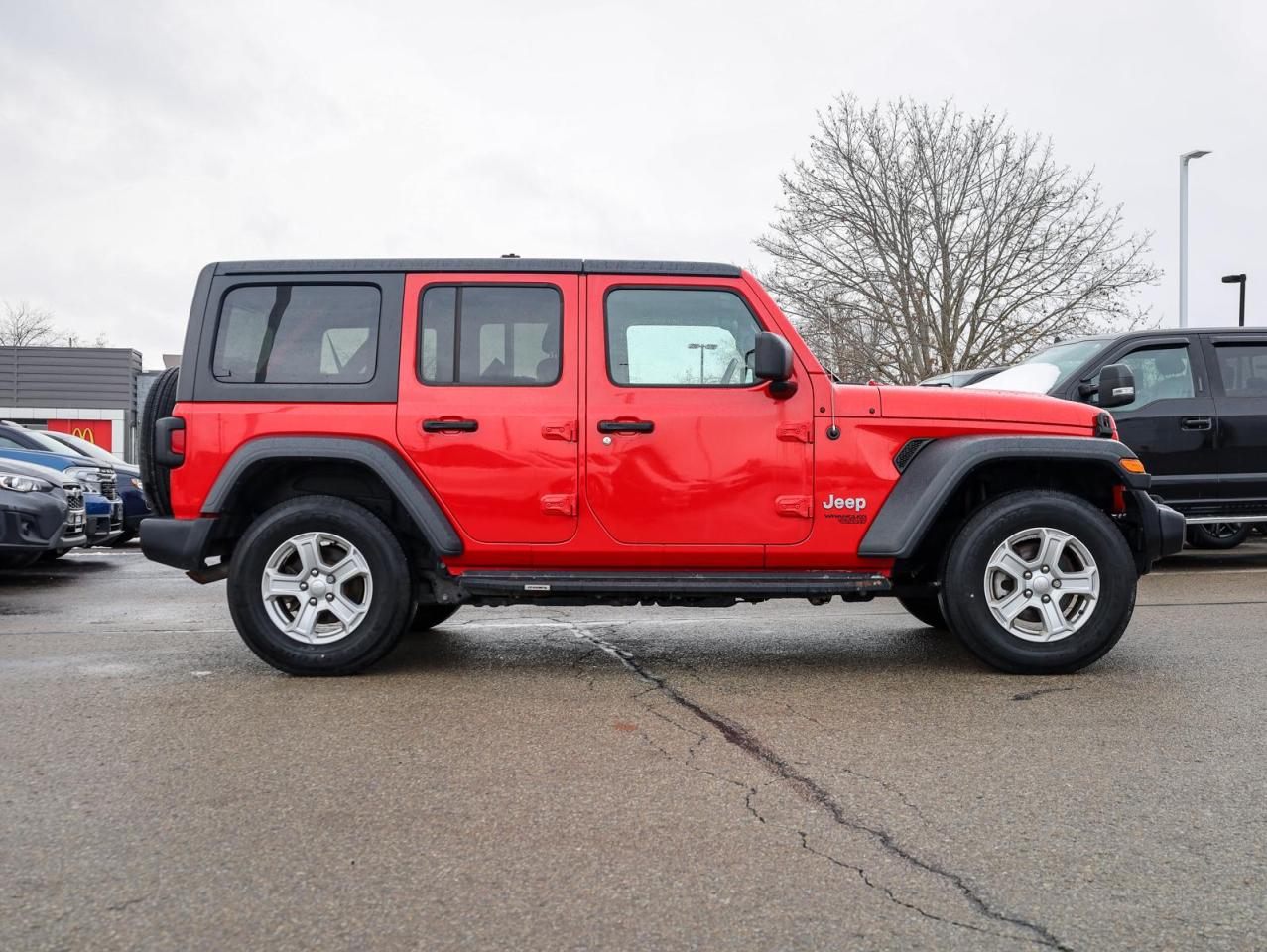 2018 Jeep WRANGLER UNLIMITED Sport 4dr 4x4 Photo2