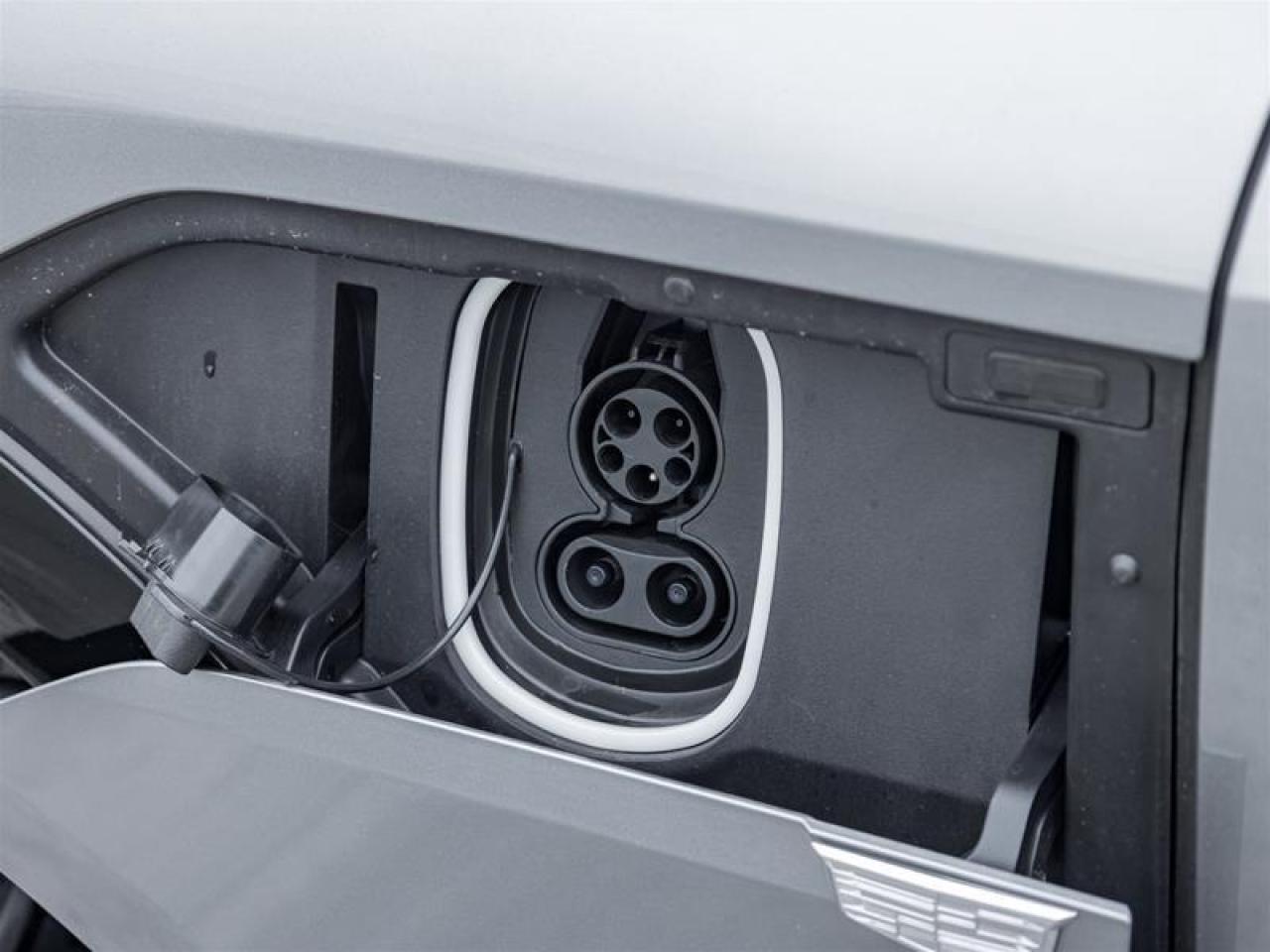 2026 Cadillac LYRIQ Premium Sport 4dr Photo4