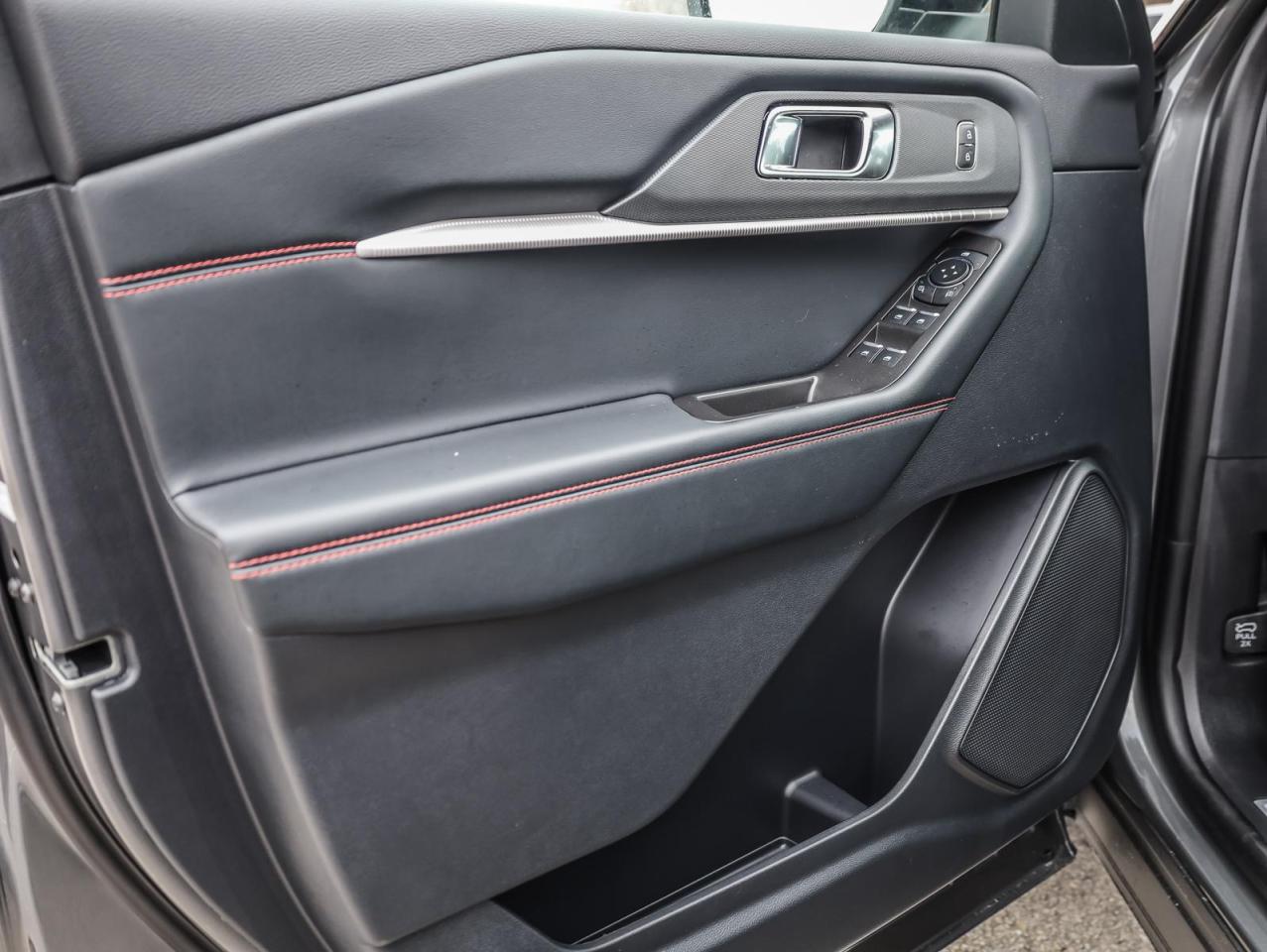 2025 Ford Explorer ST-Line 4dr 4x4 Photo