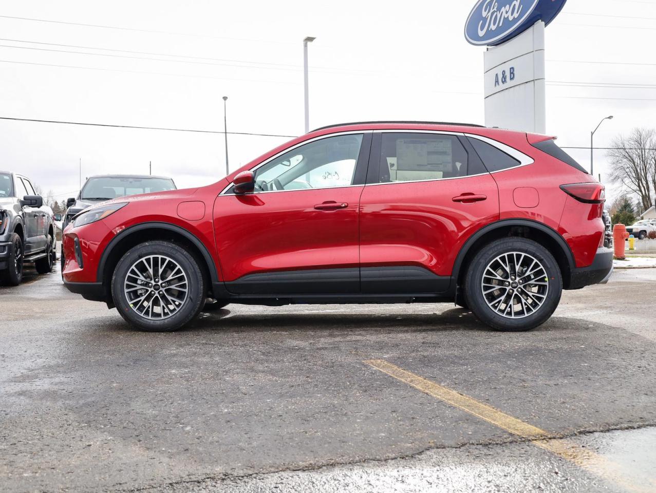 2026 Ford Escape PHEV 4dr Front-Wheel Drive Photo4