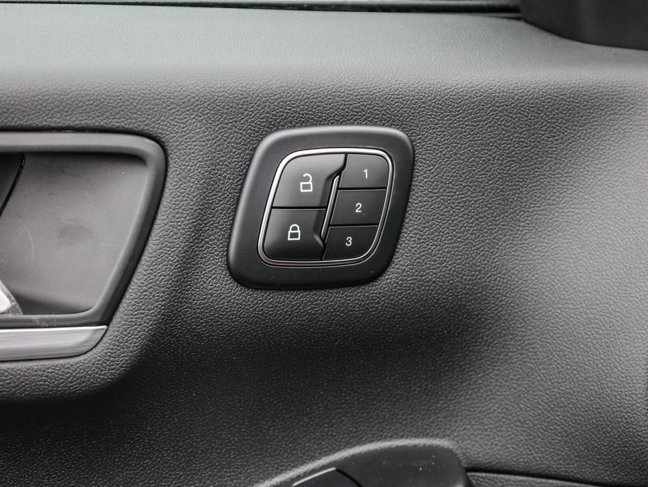 2026 Ford Escape PHEV 4dr Front-Wheel Drive Photo