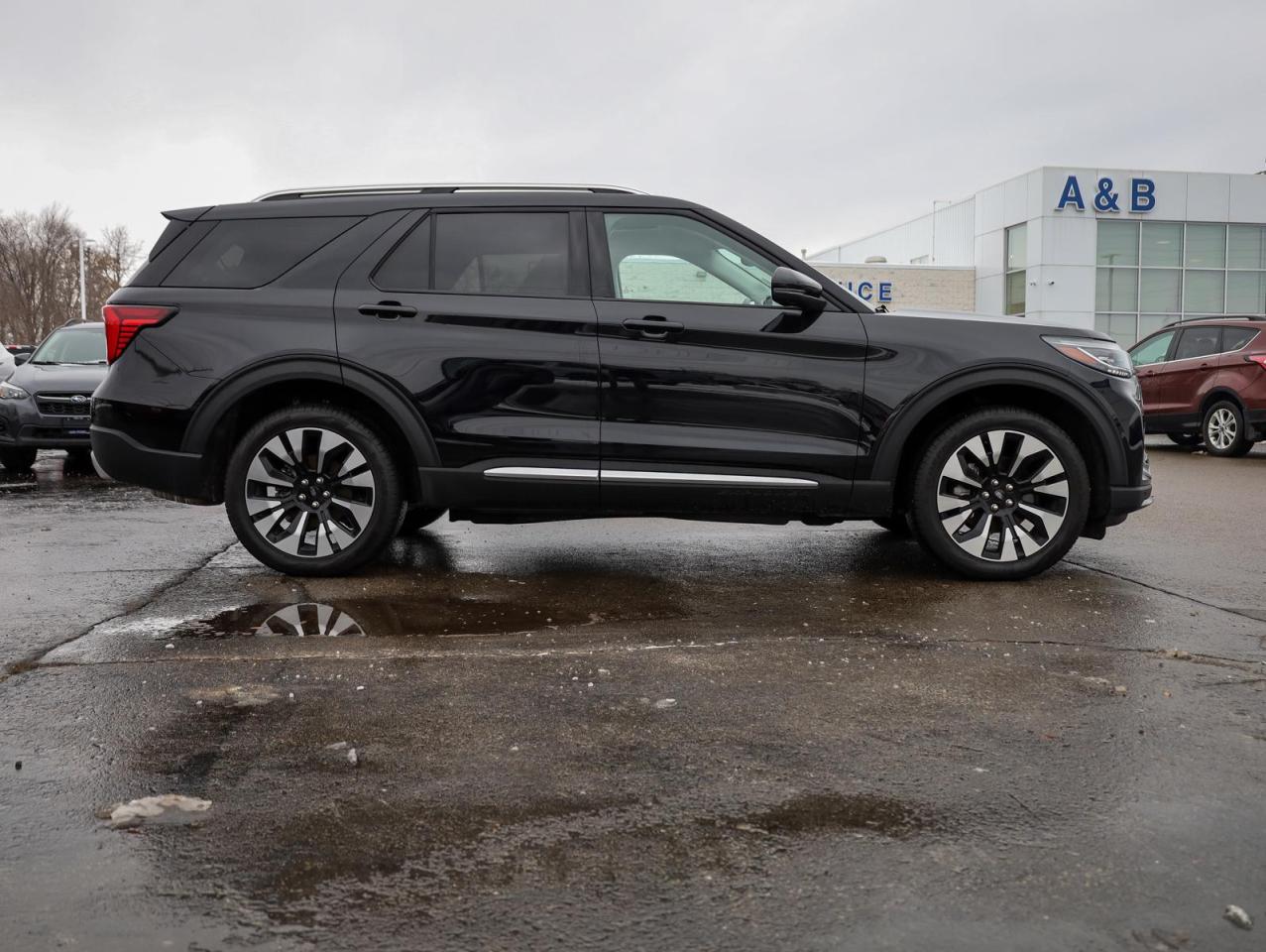 2025 Ford Explorer Platinum 4dr 4x4 Photo