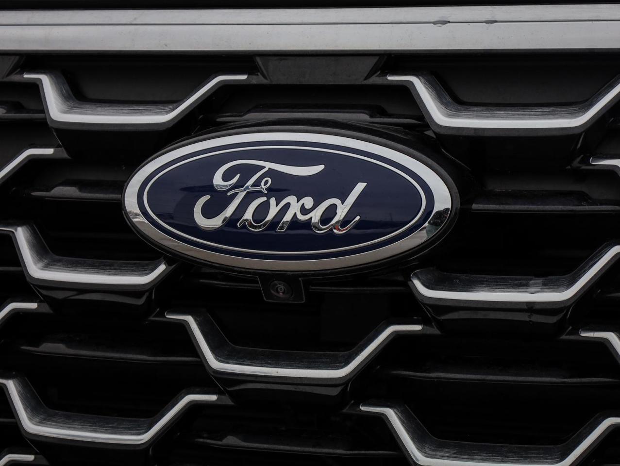 2025 Ford Explorer Platinum 4dr 4x4 Photo