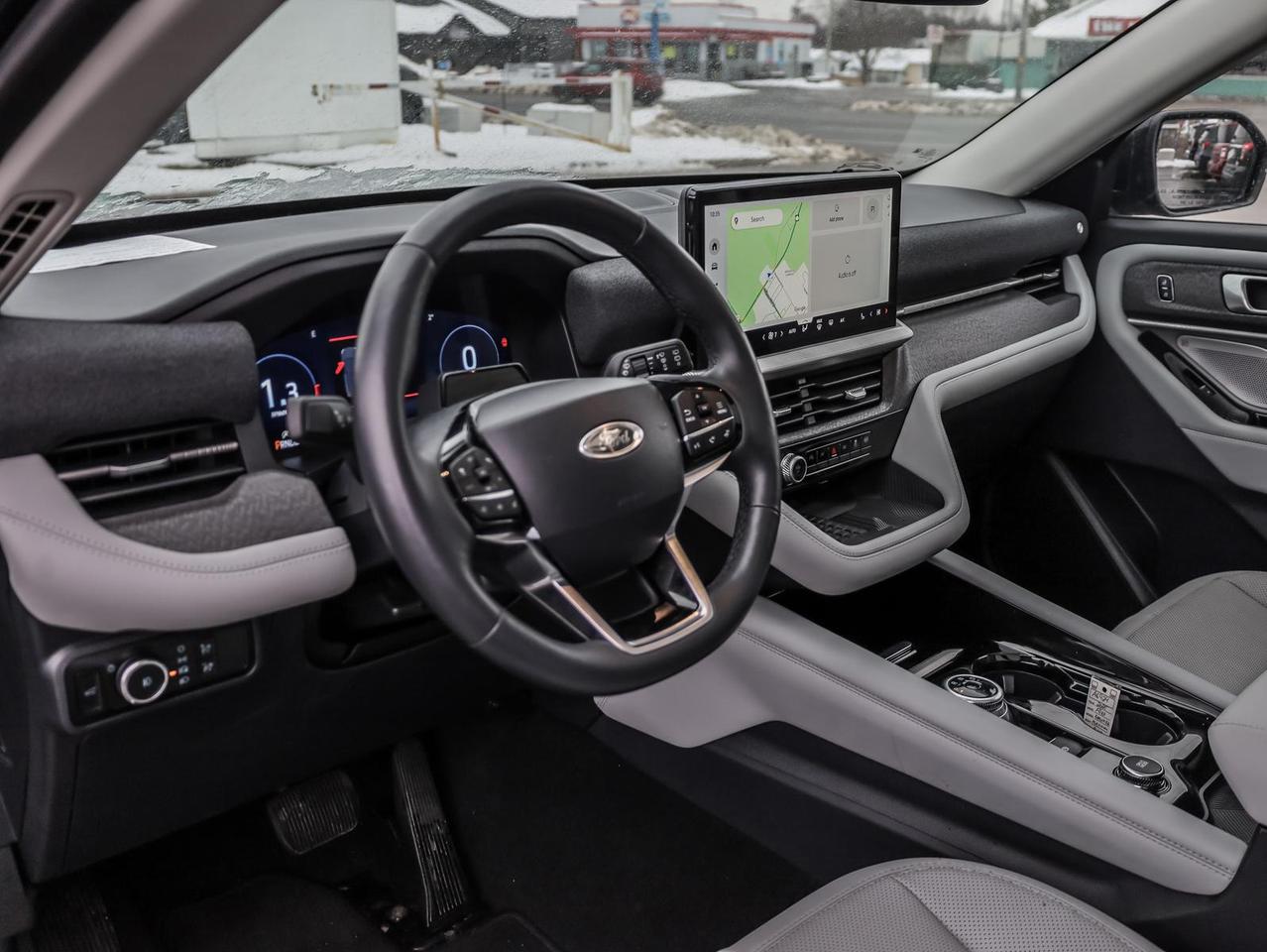 2025 Ford Explorer Platinum 4dr 4x4 Photo