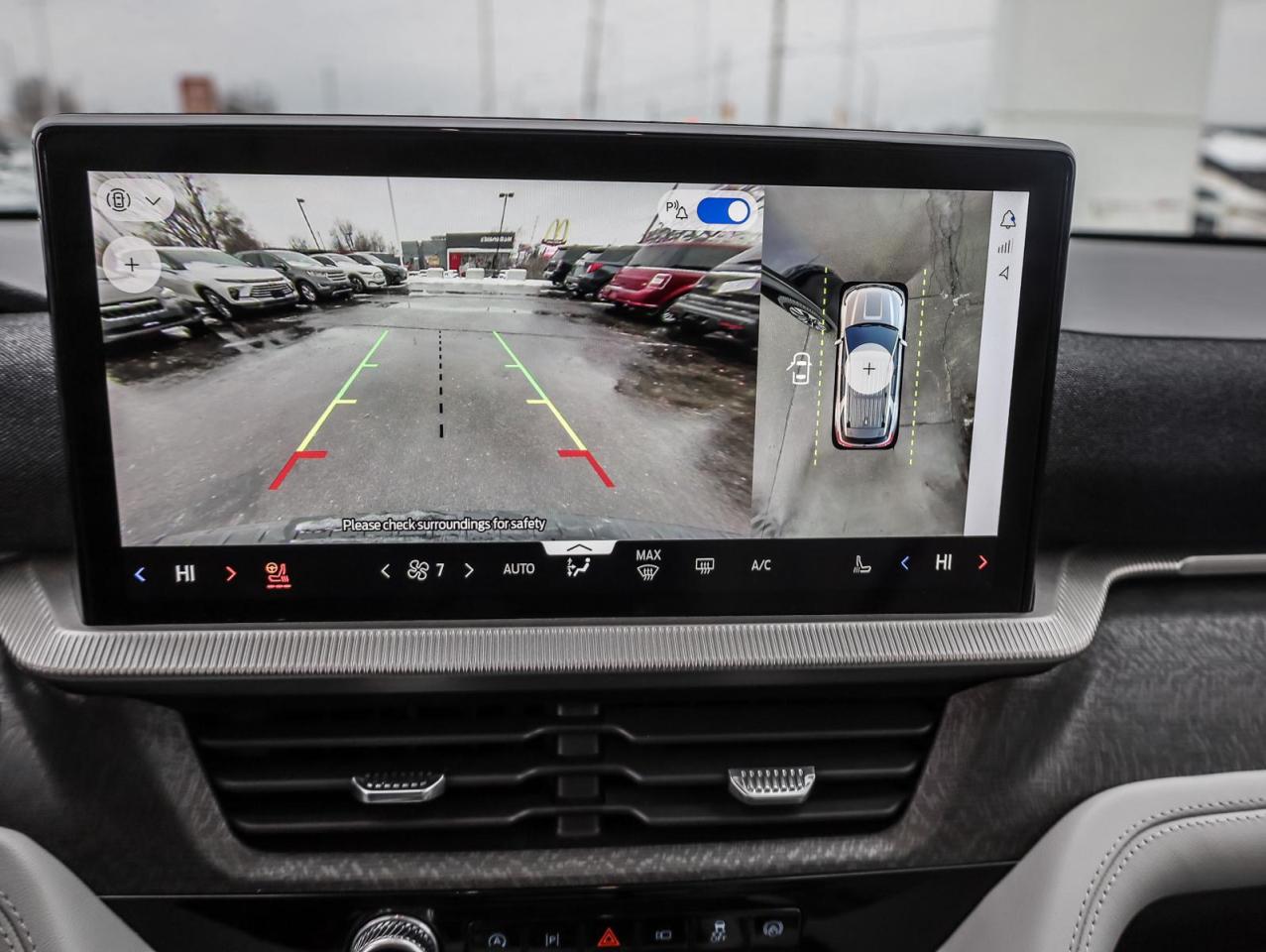 2025 Ford Explorer Platinum 4dr 4x4 Photo