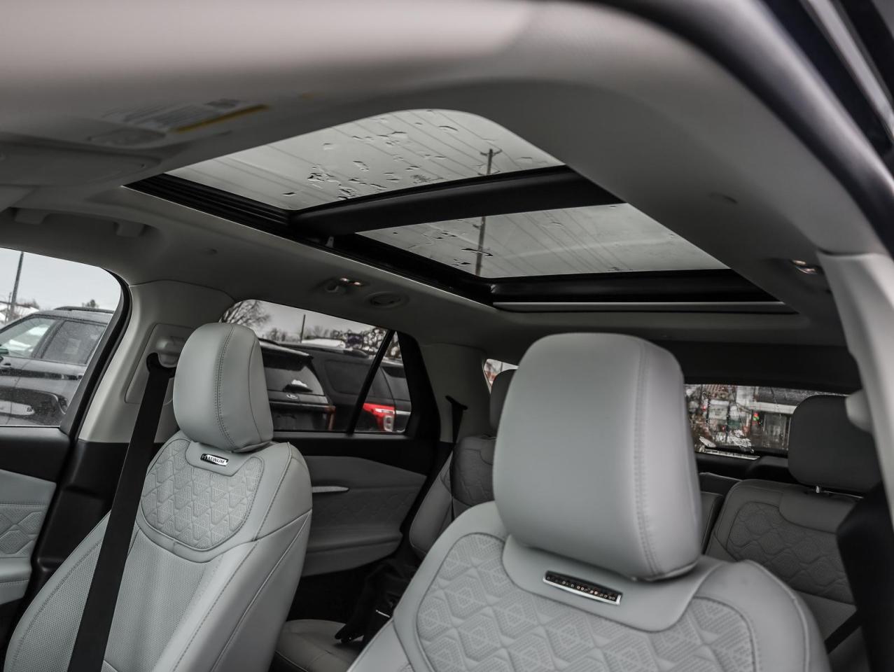 2025 Ford Explorer Platinum 4dr 4x4 Photo